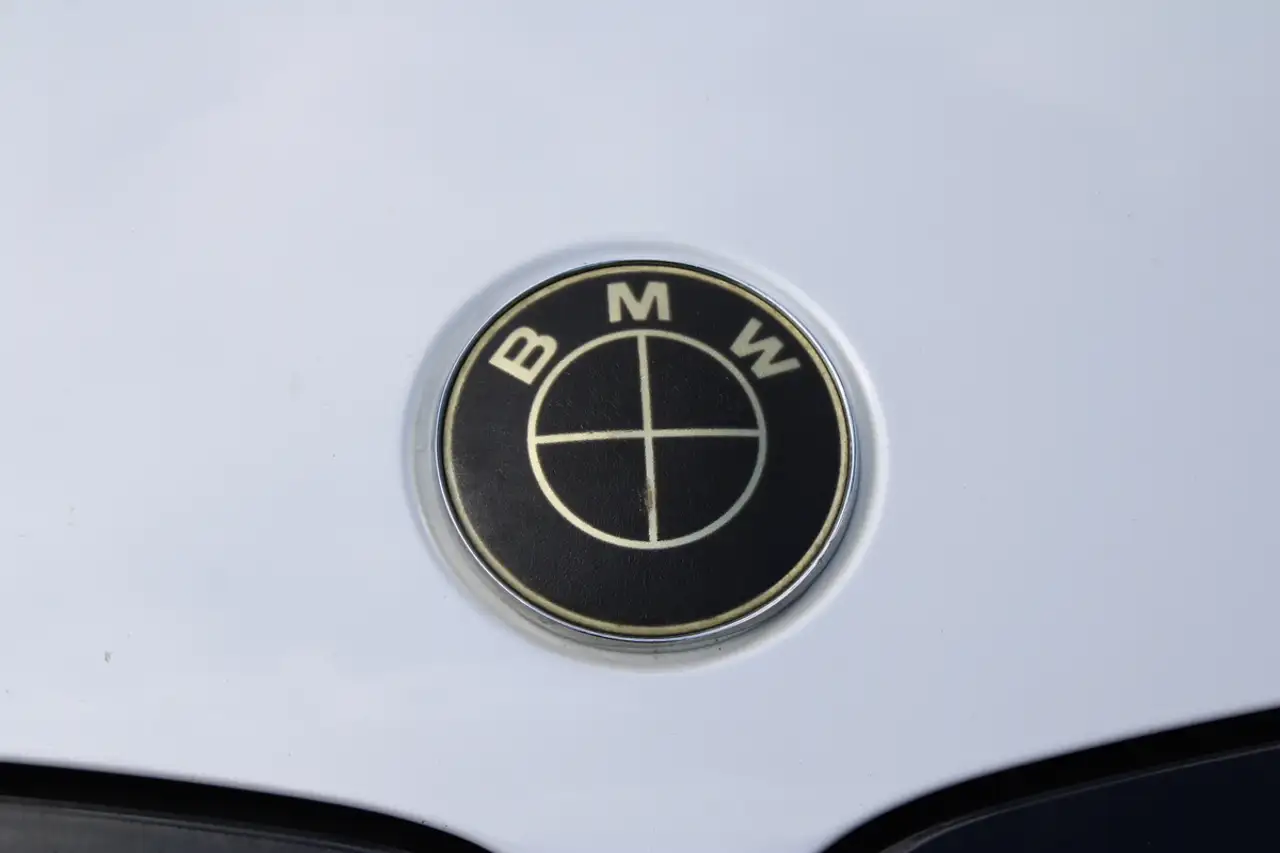 BMW 3 Series снимка BMW 3 Series