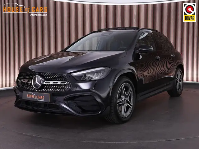Mercedes-Benz GLA 200 AMG Line |dealer onderhouden|panoramadak|carbon in