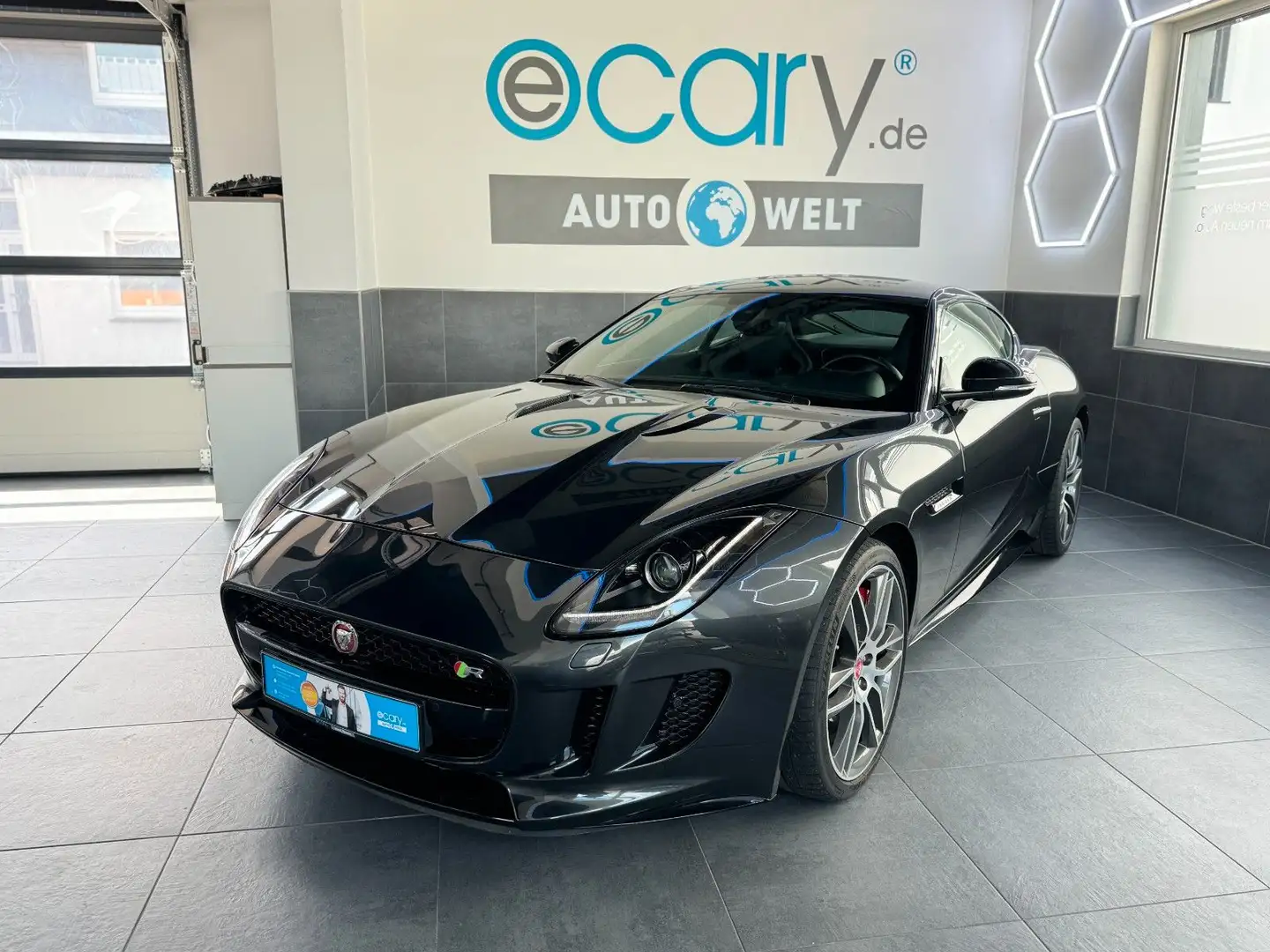 Jaguar F-Type Coupe**V8 R Kompresso**Black Pack**551 PS Grey - 1