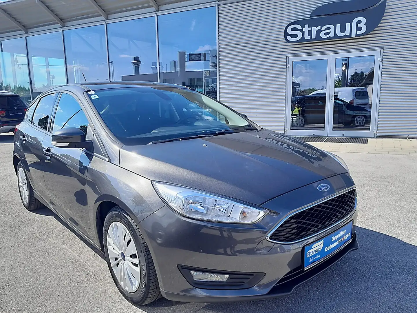 Ford Focus 1,0 EcoBoost Titanium Grau - 1