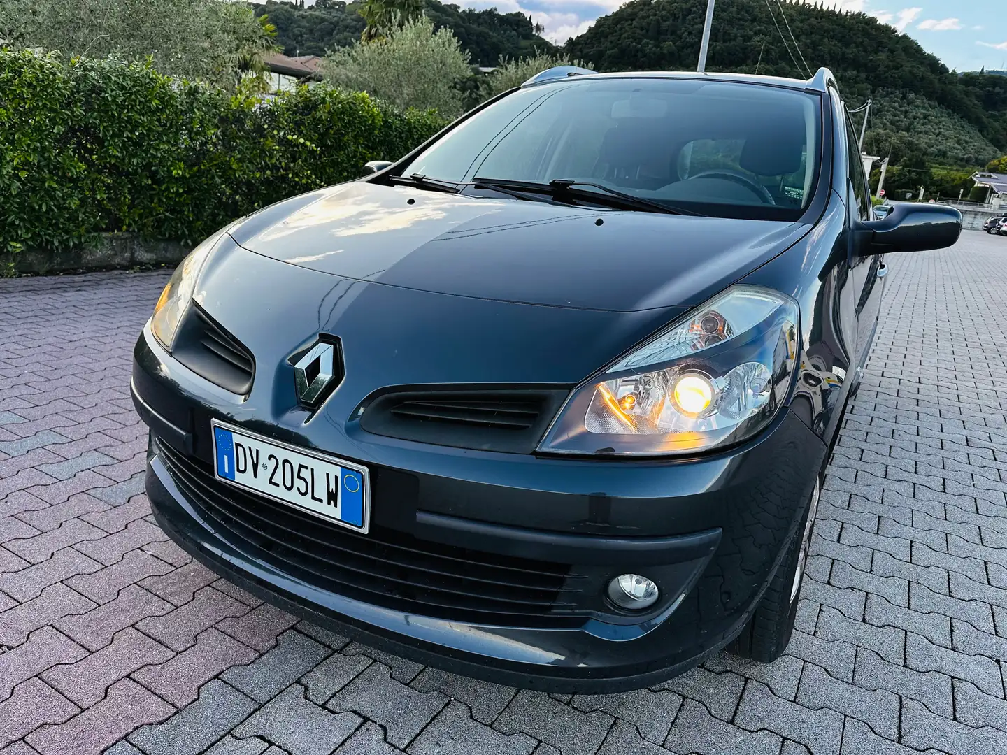 Renault Clio Sportour 1.2 GPL. Le Iene Come Nuova Чорний - 1