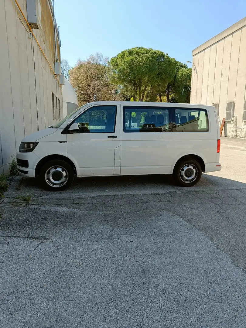 Volkswagen T6 Caravelle - 1