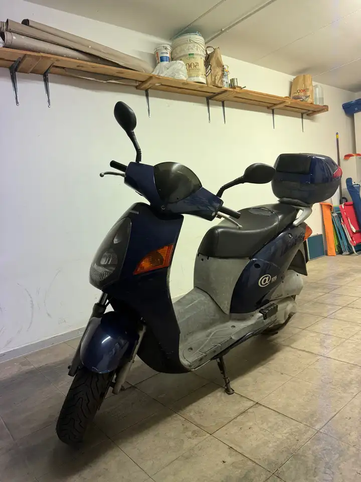 Honda NES 125