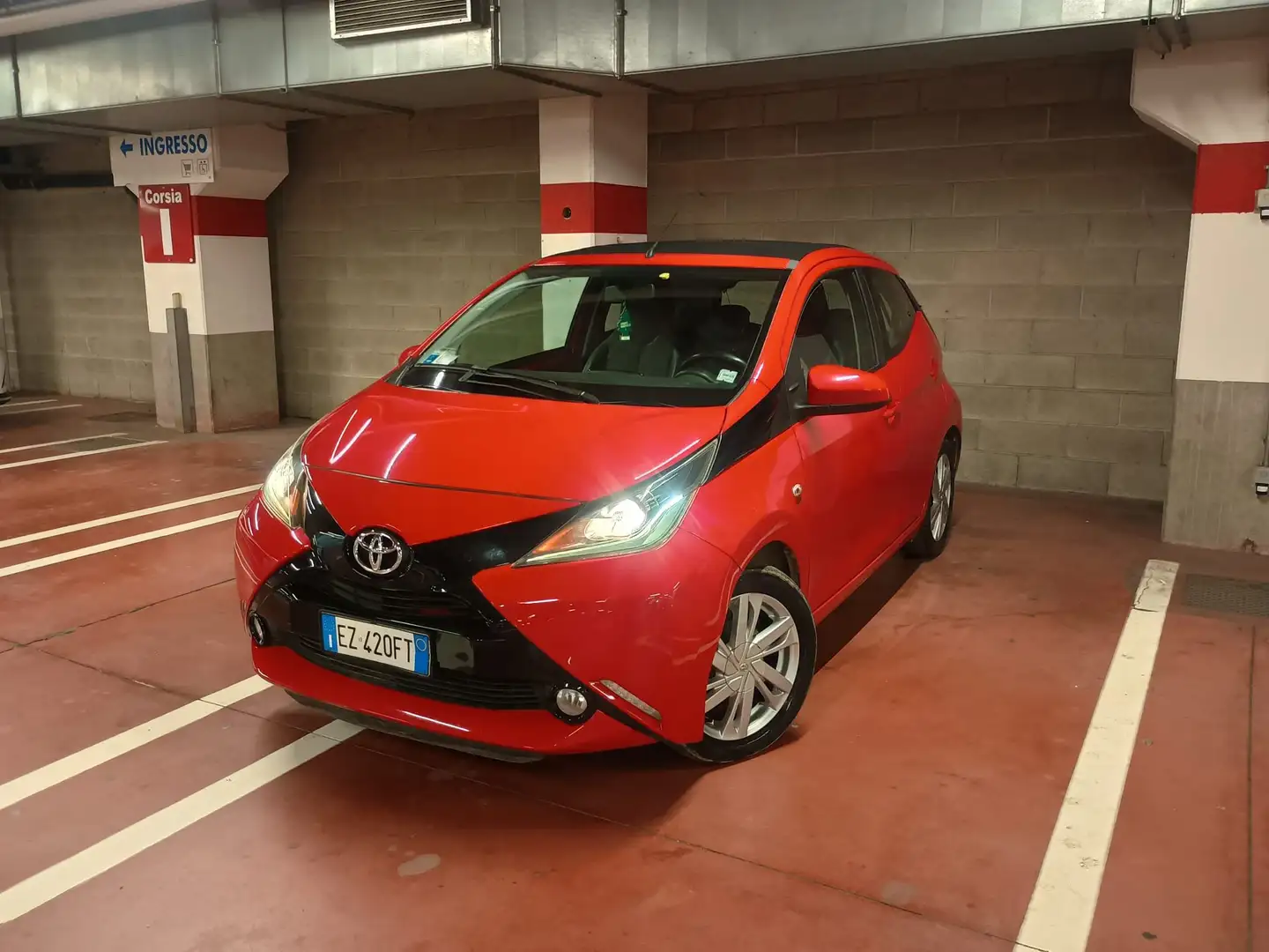 Toyota Aygo Aygo II 2014 5p 1.0 x-cite Rosso - 1