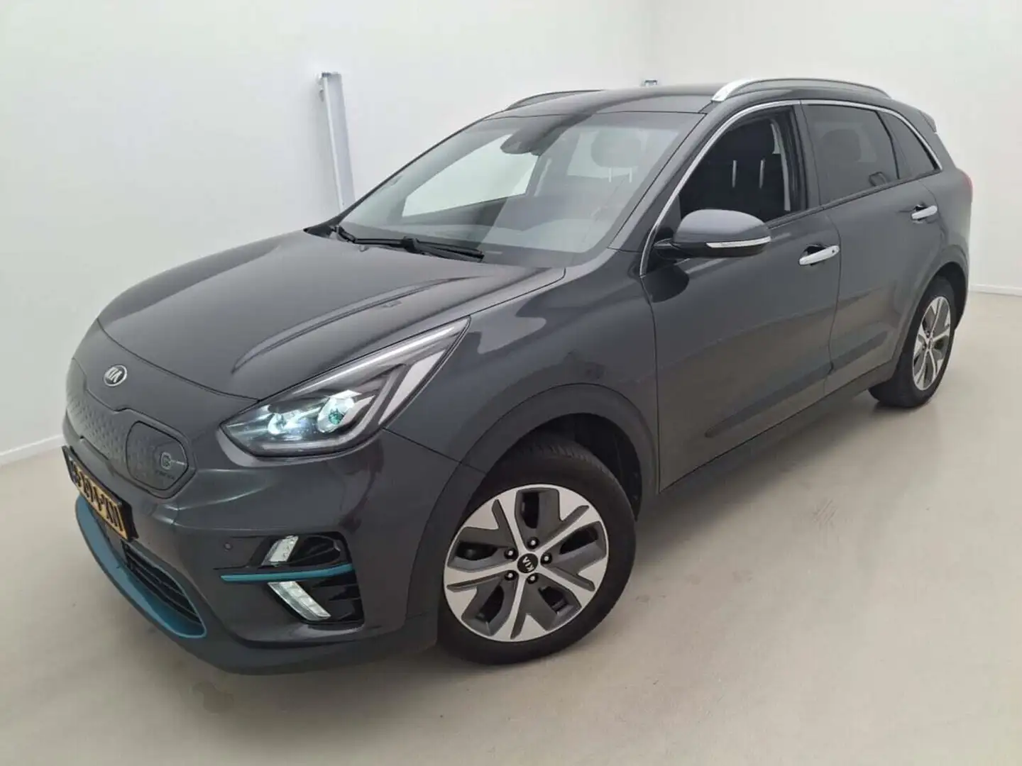 Kia e-Niro EXECUTIVELINE 64KWH 3 FASE LADEN/ACARPLAY/LEER/FAB Сірий - 1