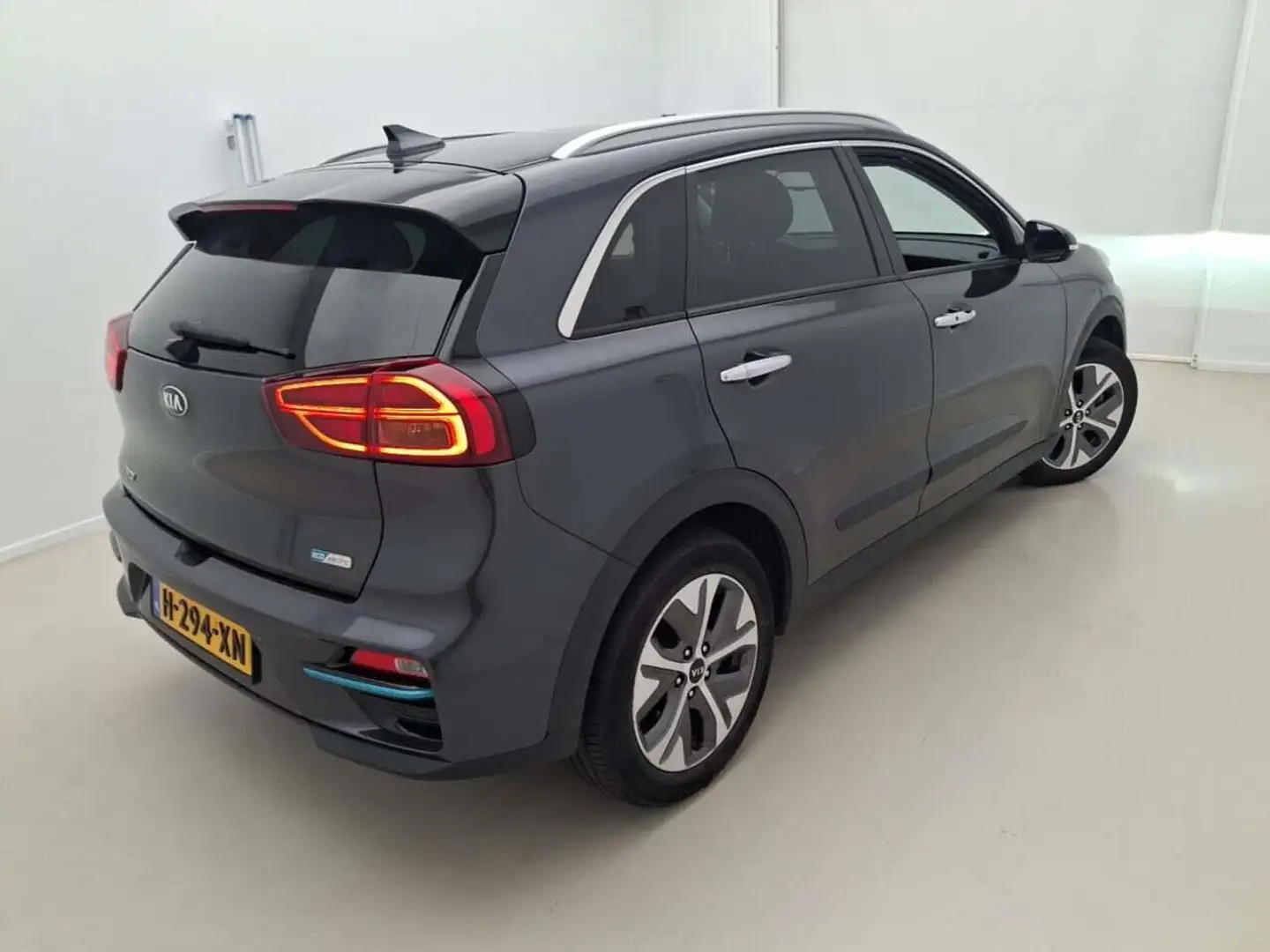 Kia e-Niro EXECUTIVELINE 64KWH 3 FASE LADEN/ACARPLAY/LEER/FAB Сірий - 2
