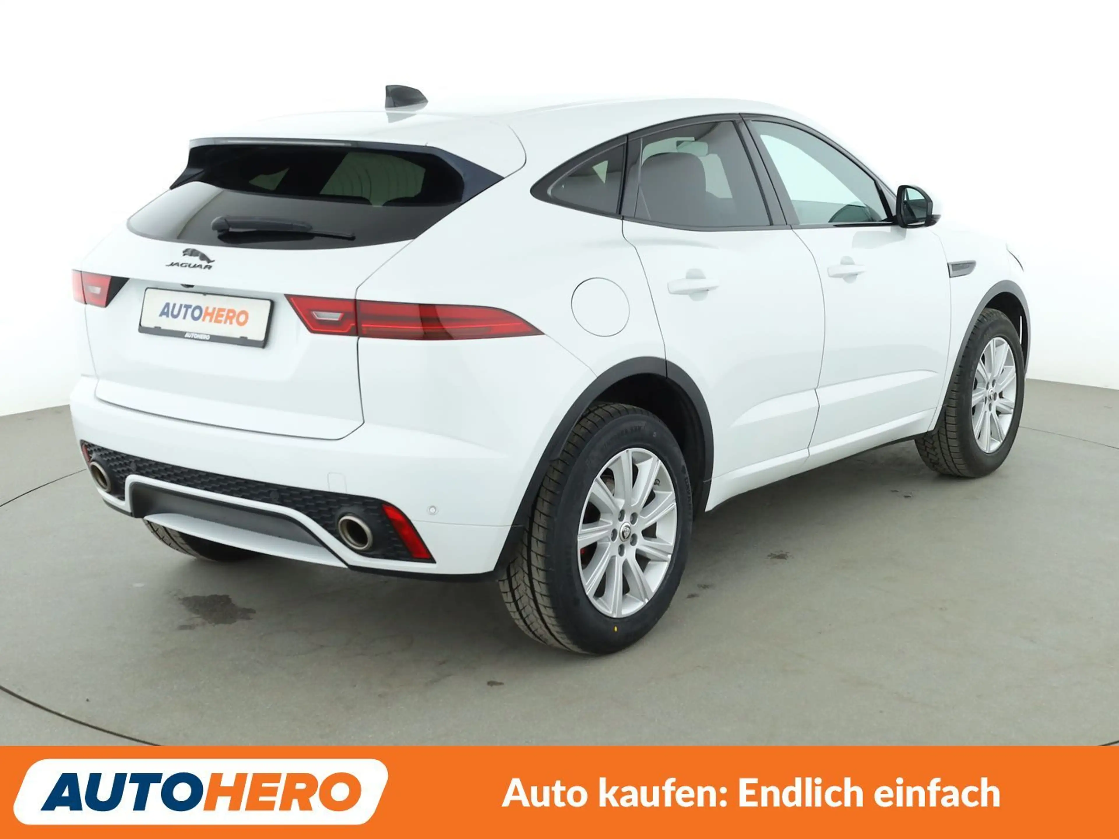 Jaguar E-Pace P200 R-Dynamic AWD Aut.*NAVI*LED*ACC*CAM*PDC*SHZ* — photo 6