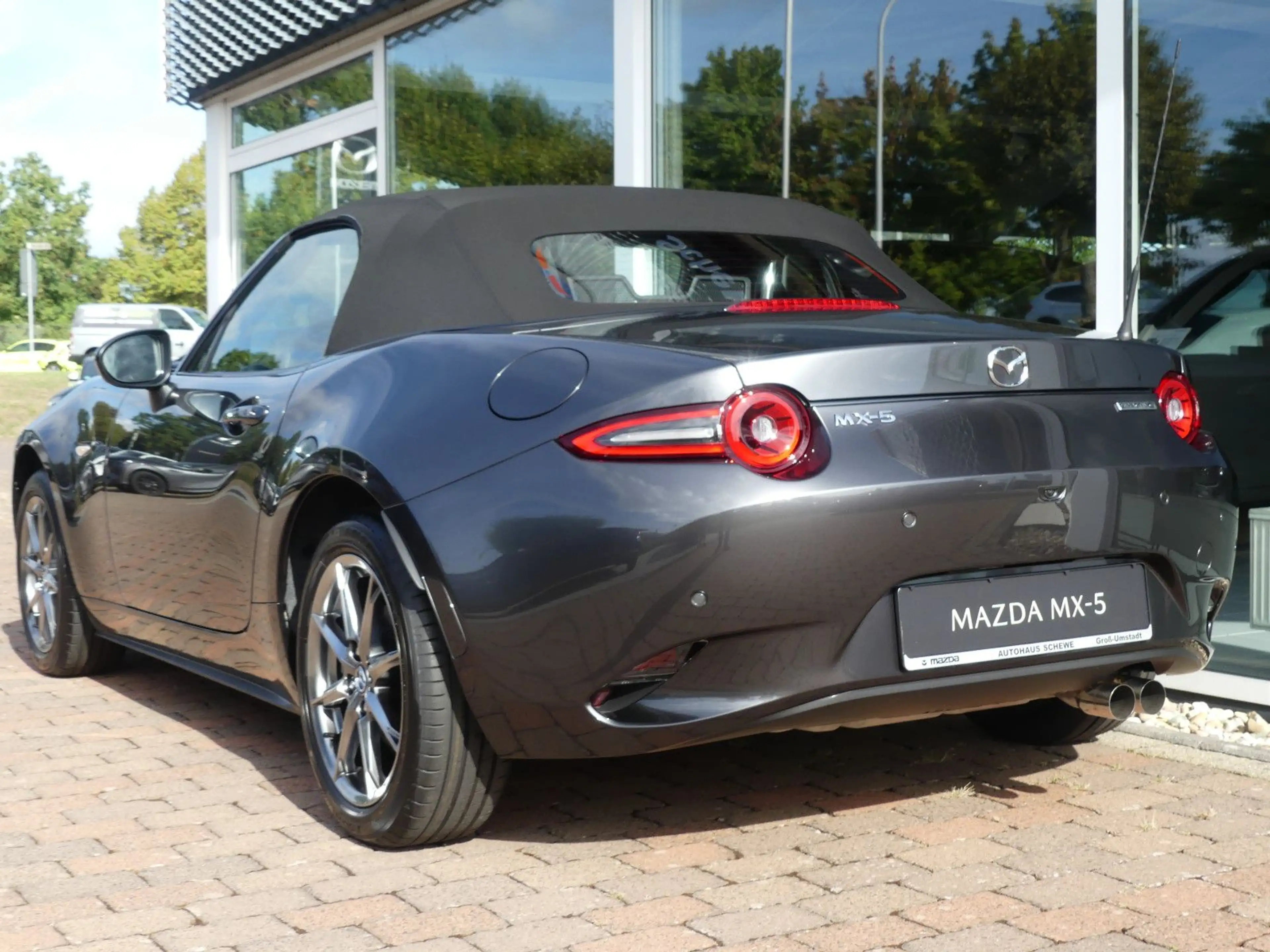 Mazda MX-5 2027 SKYACTIV-G 136 EXCLUSIVE-LINE — photo 3