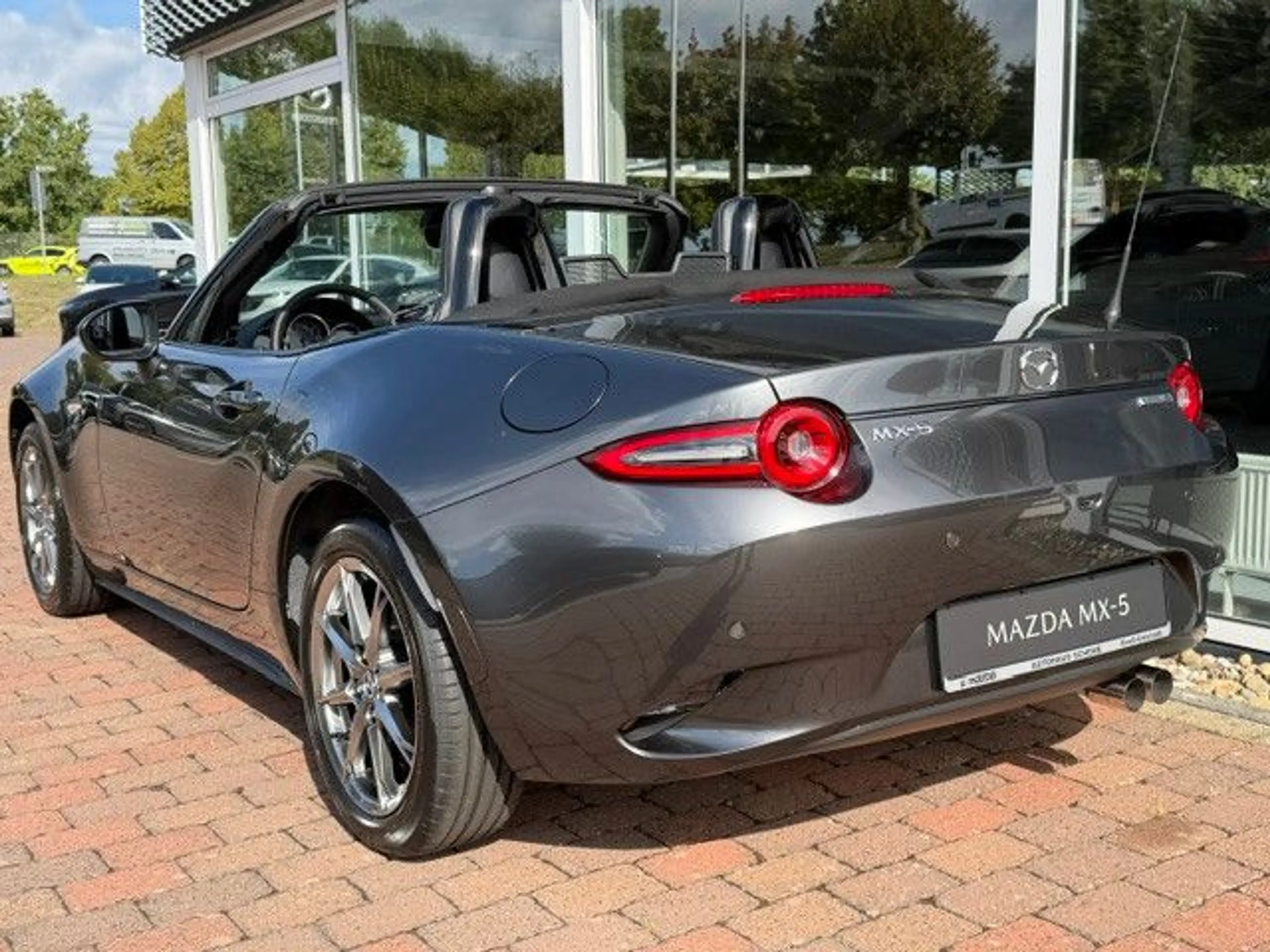 Mazda MX-5 2027 SKYACTIV-G 136 EXCLUSIVE-LINE — photo 9