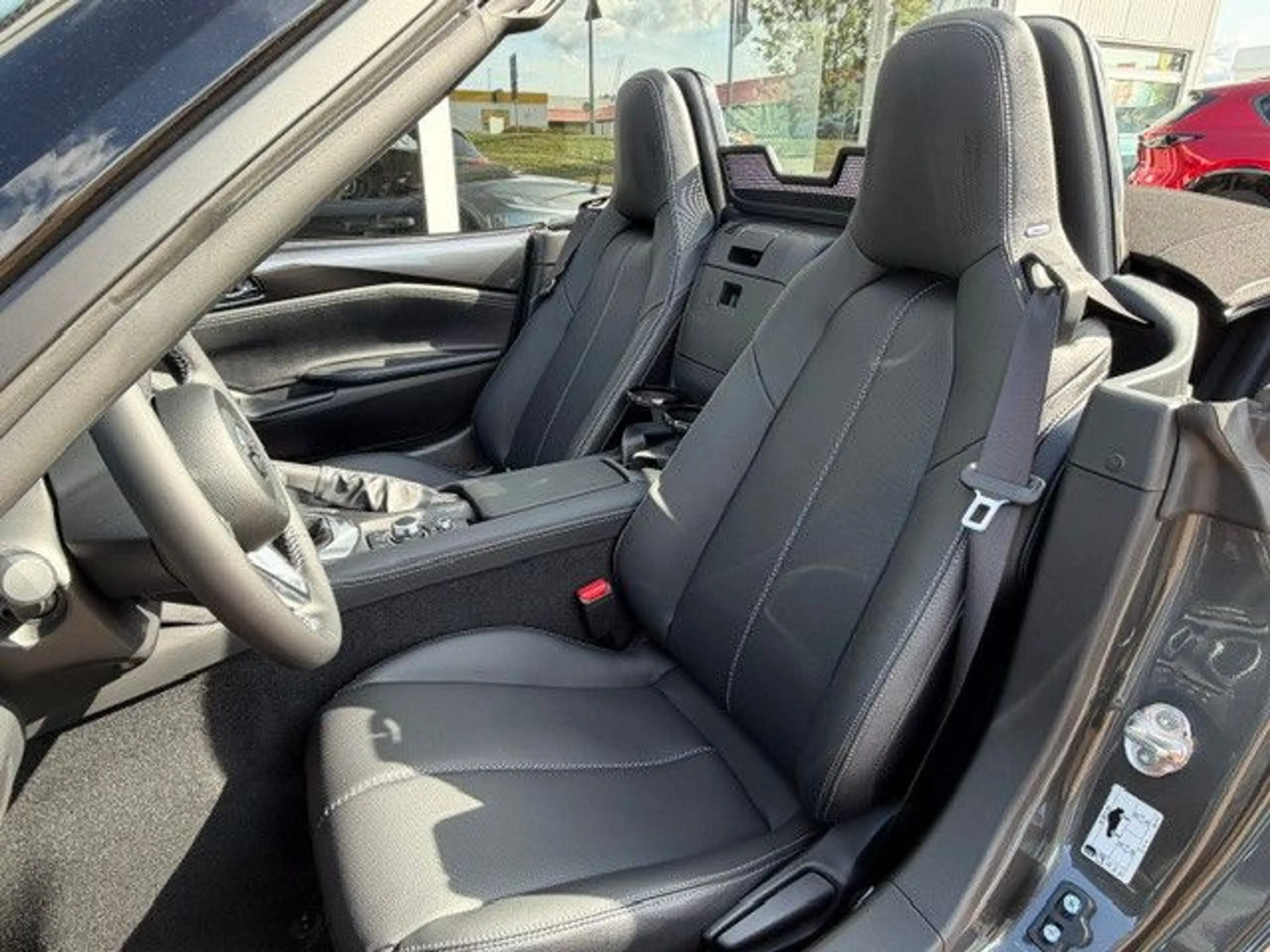 Mazda MX-5 2027 SKYACTIV-G 136 EXCLUSIVE-LINE — photo 14