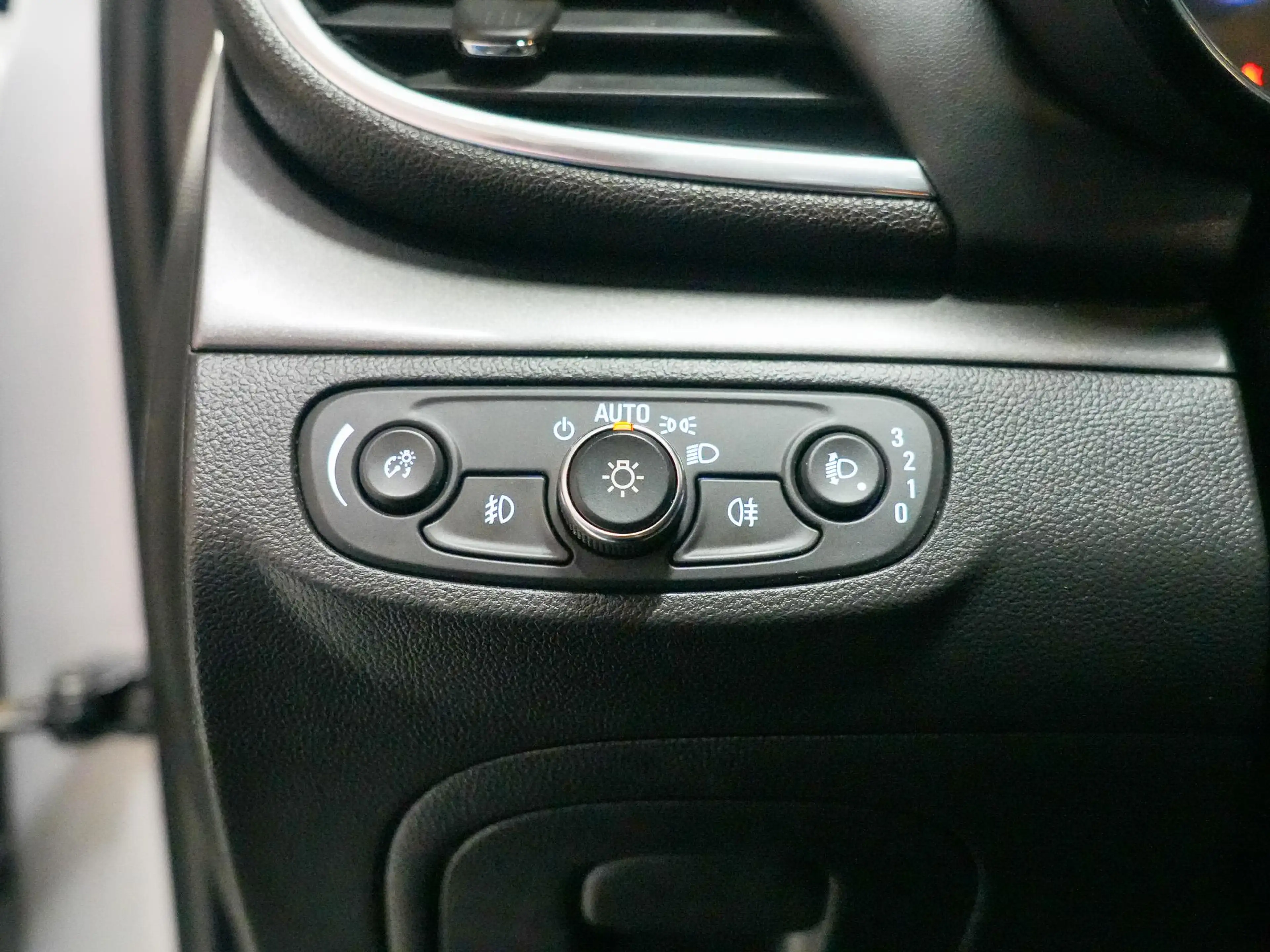 Opel Mokka X 1.4 Turbo Innovation — photo 8