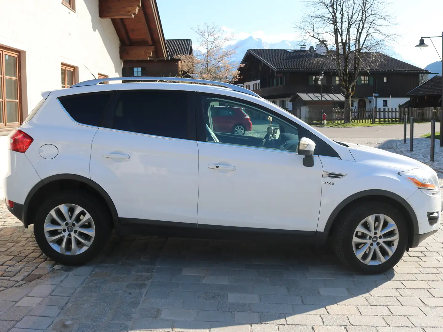 Ford Kuga Kuga 2.0 TDCi 2x4 Titanium Weiß - 2