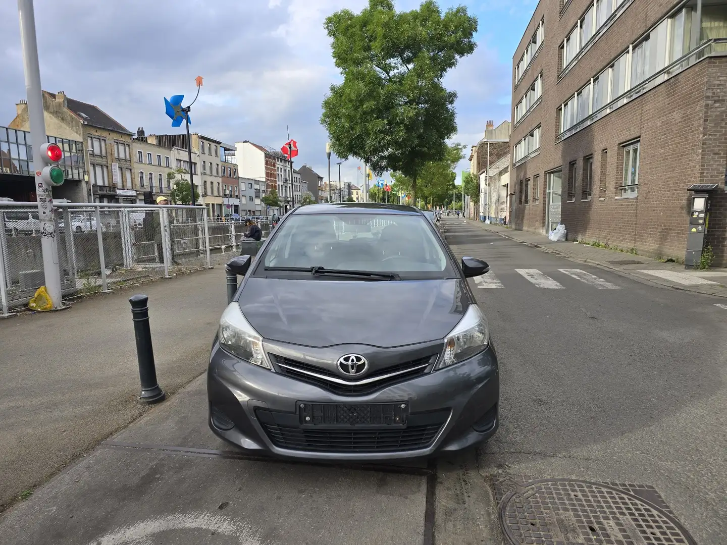Toyota Yaris 1.0i VVT-i Luna  ((EXPORT AFRICA MERCI)) - 1