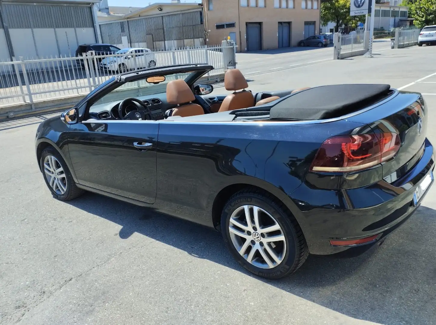 Volkswagen Golf Golf VI Cabrio Cabrio 1.6 tdi 105cv Nero - 2