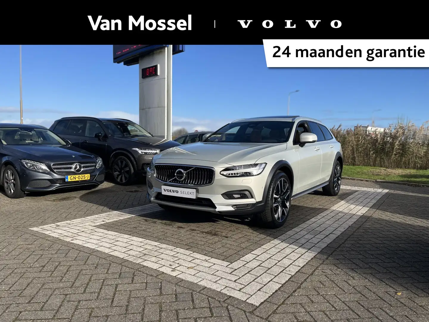 Volvo V90 Cross Country B6 AWD Pro Gris - 1