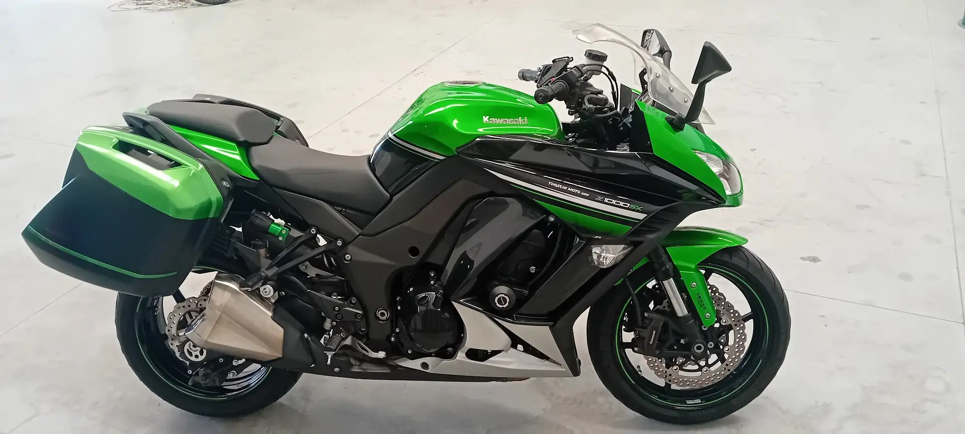 Kawasaki Z1000 SX Verde - 2