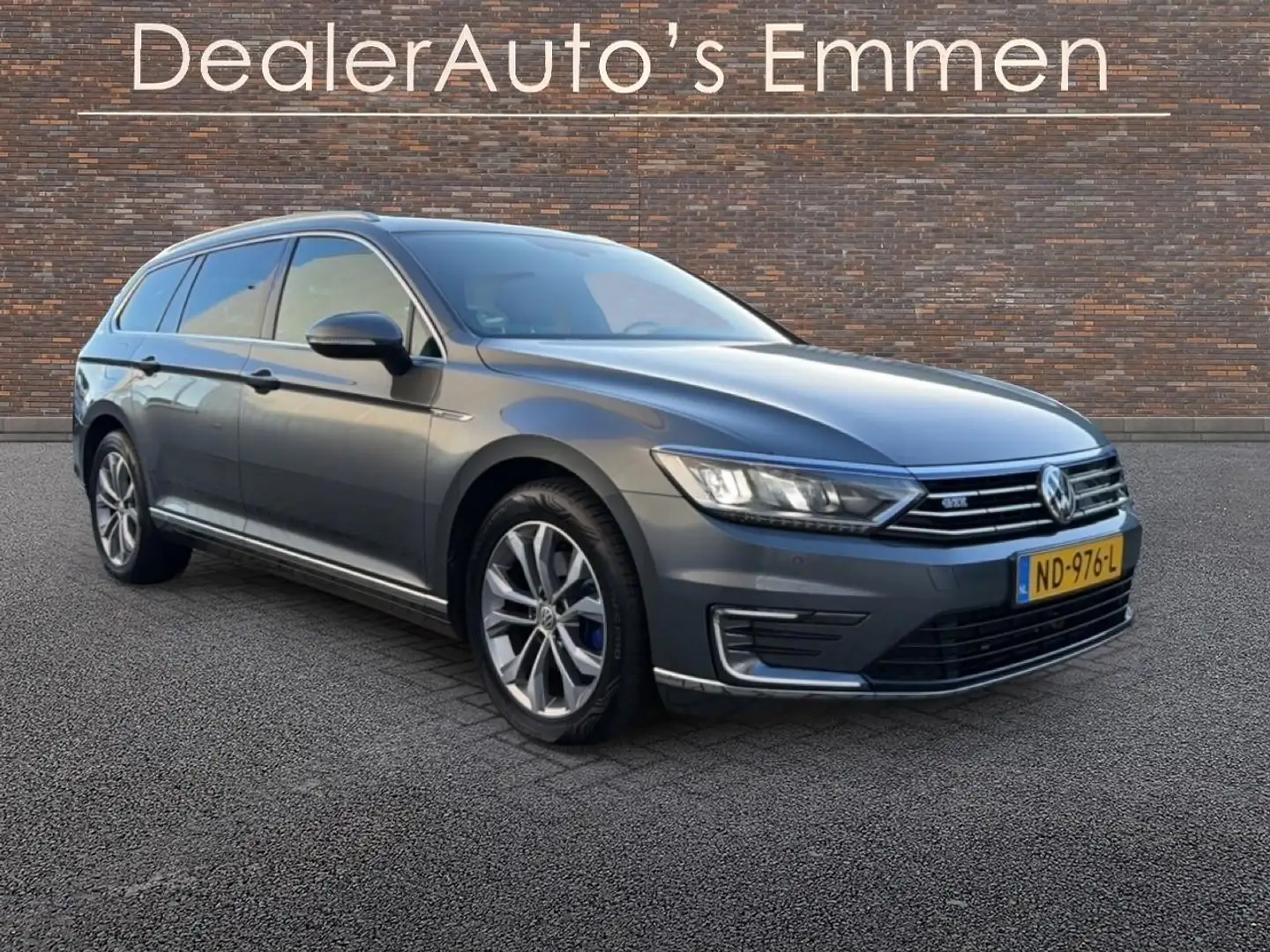 Volkswagen Passat Variant 1.4 TSI GTE ECC PANODAK LMV NAVI LEDER Grau - 1