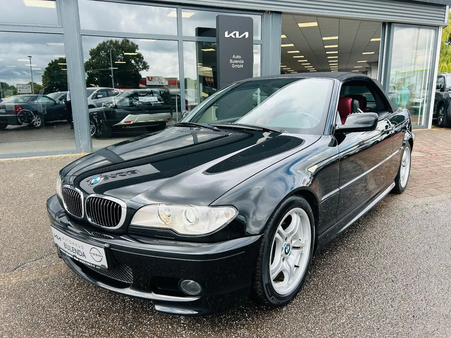 BMW 320 Ci Cabrio Edition Sport M-Paket 2. Hand Schwarz - 2