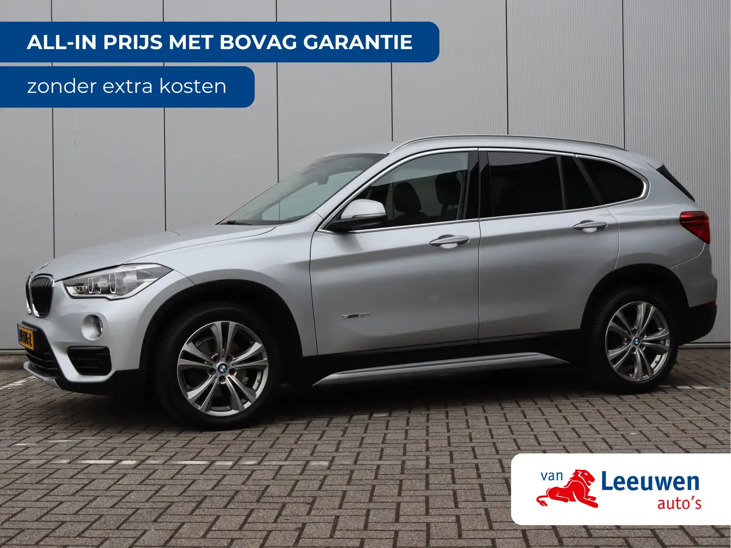 BMW X1 sDrive18i Executive | Sportstoelen | LED | Navigat Grijs - 1