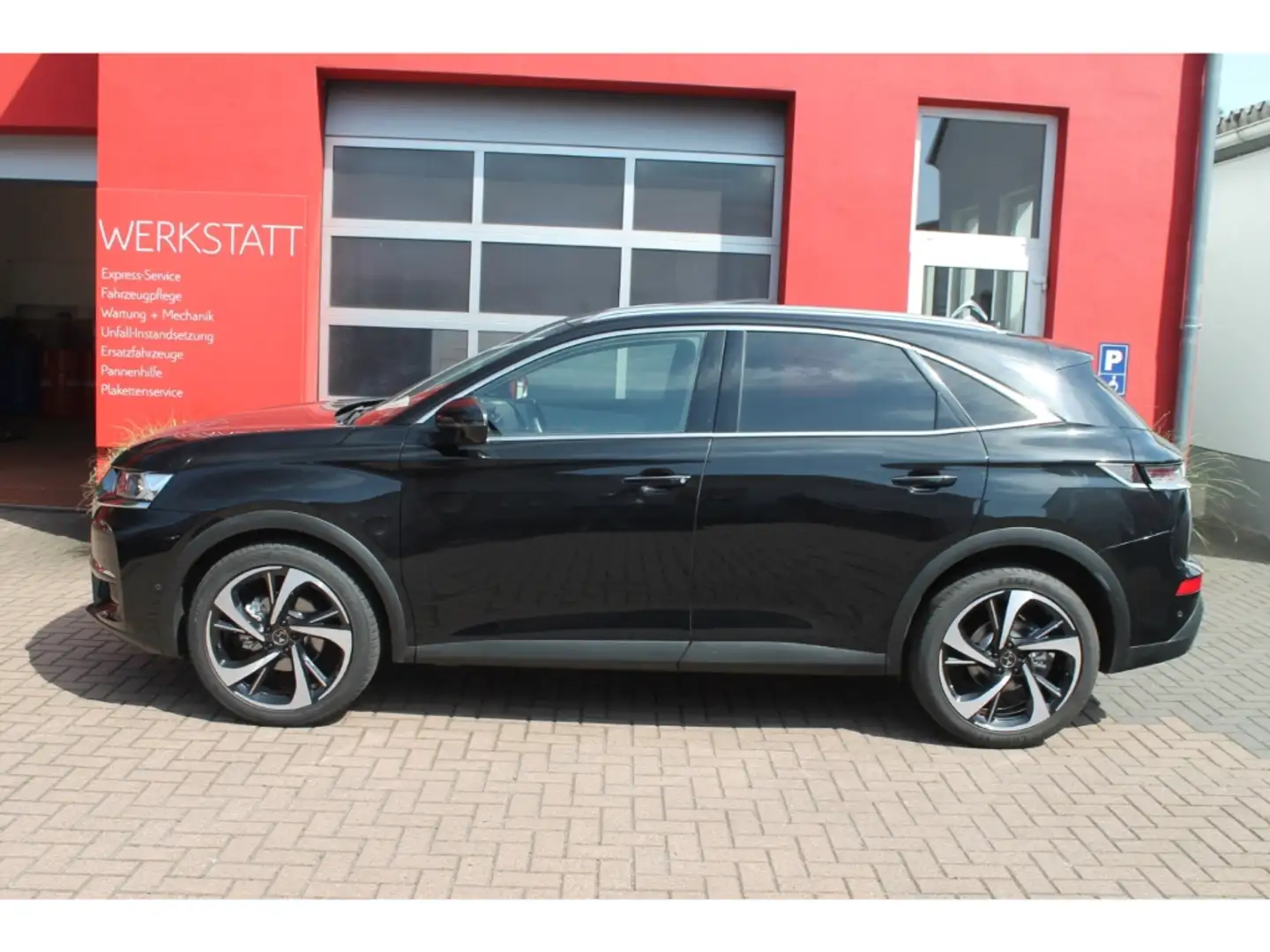 DS Automobiles DS 7 Grand Chic PT180 EAT8 Voll! Dach Slftg 360 Schwarz - 2