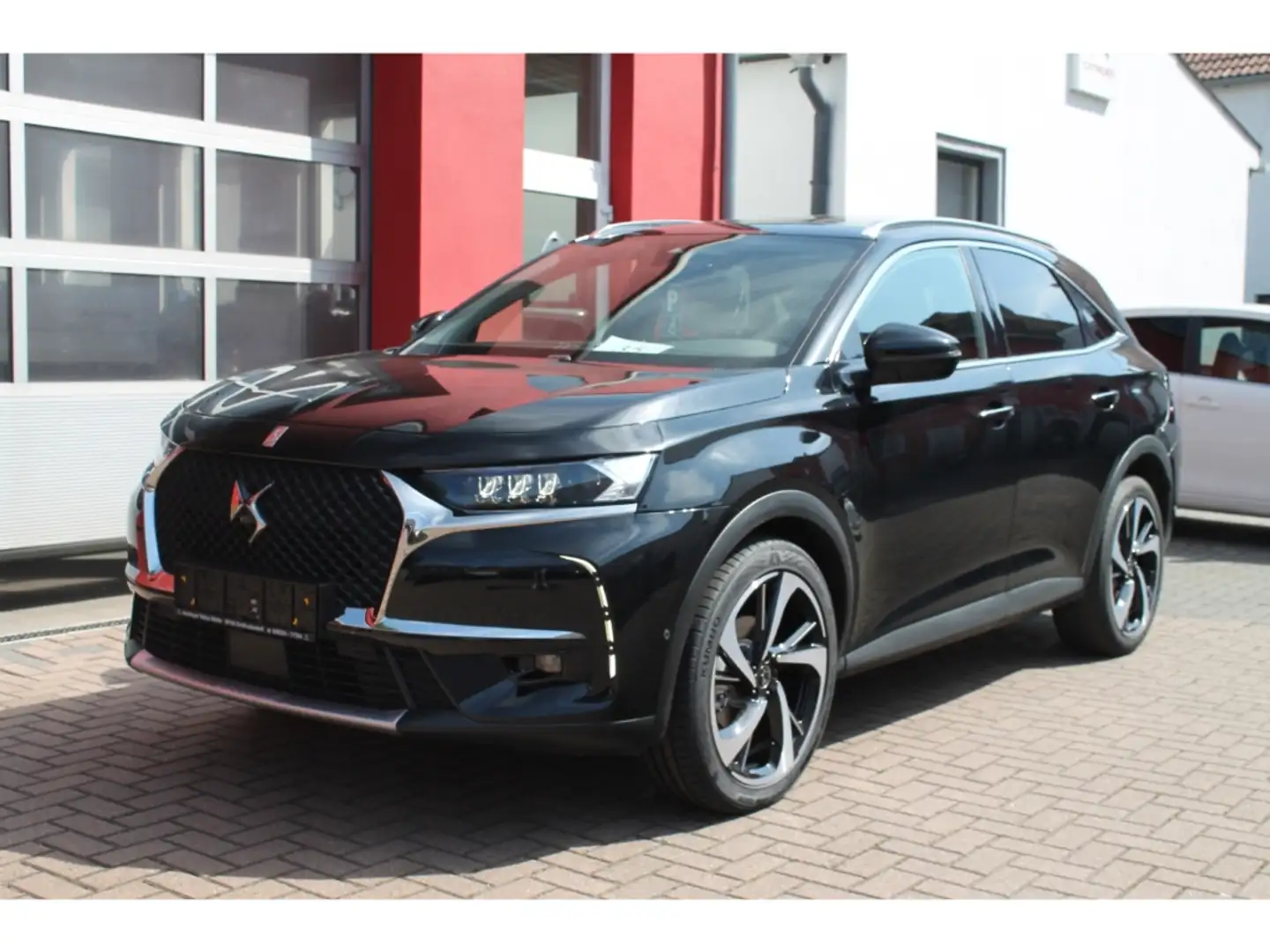 DS Automobiles DS 7 Grand Chic PT180 EAT8 Voll! Dach Slftg 360 Schwarz - 1