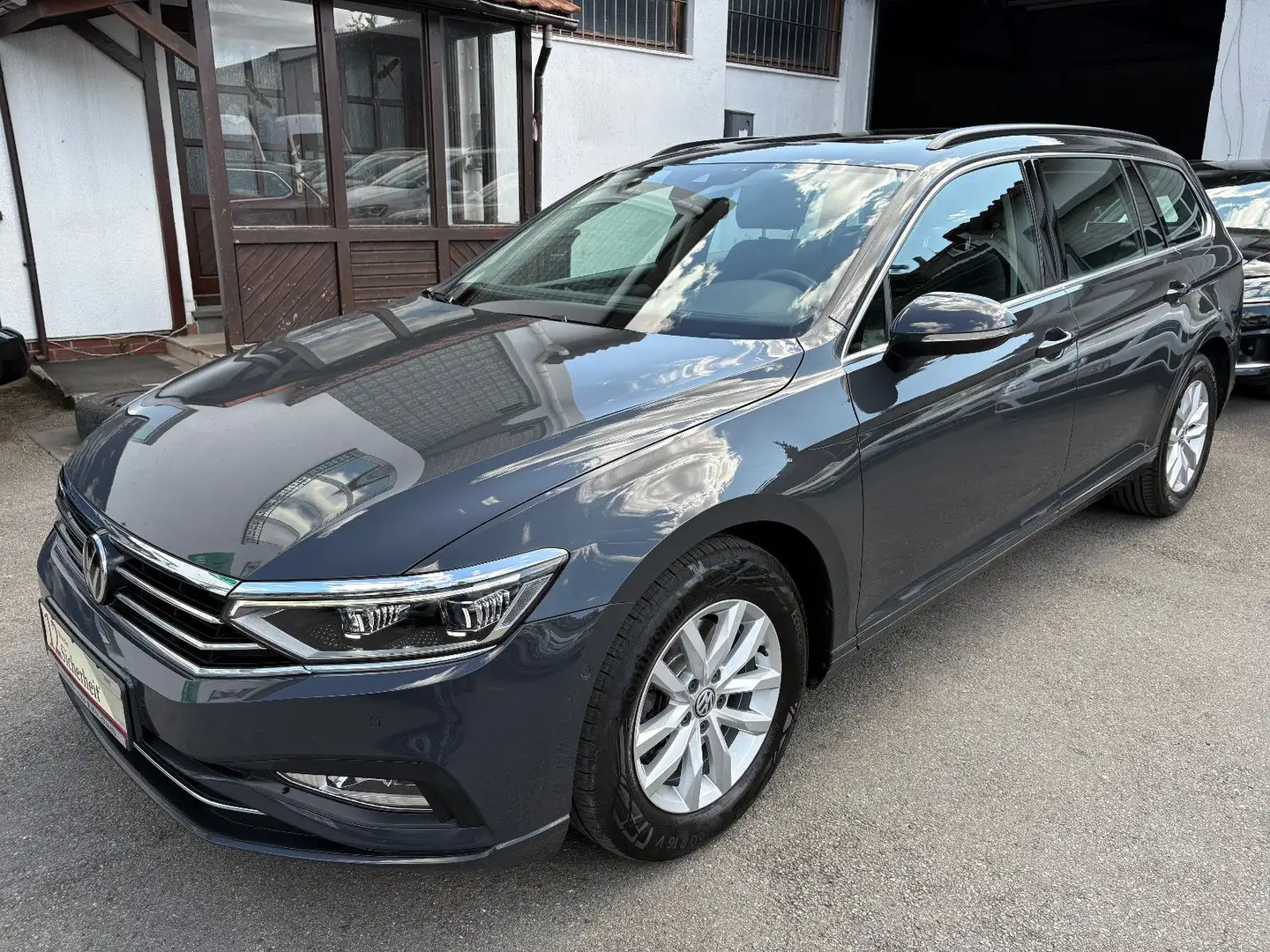 Volkswagen Passat Variant Passat 2.0 TDI Variant Business MATRIX KAM PANO Gris - 1