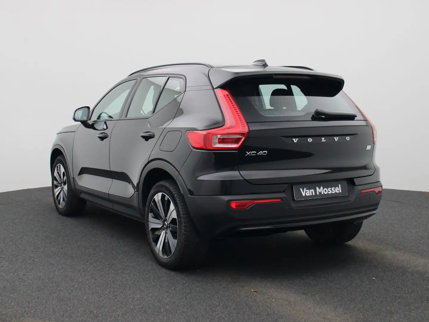 Volvo XC40 Recharge Core AUTOMAAT | NAVIGATIE | CAMERA | CRUI Zwart - 2