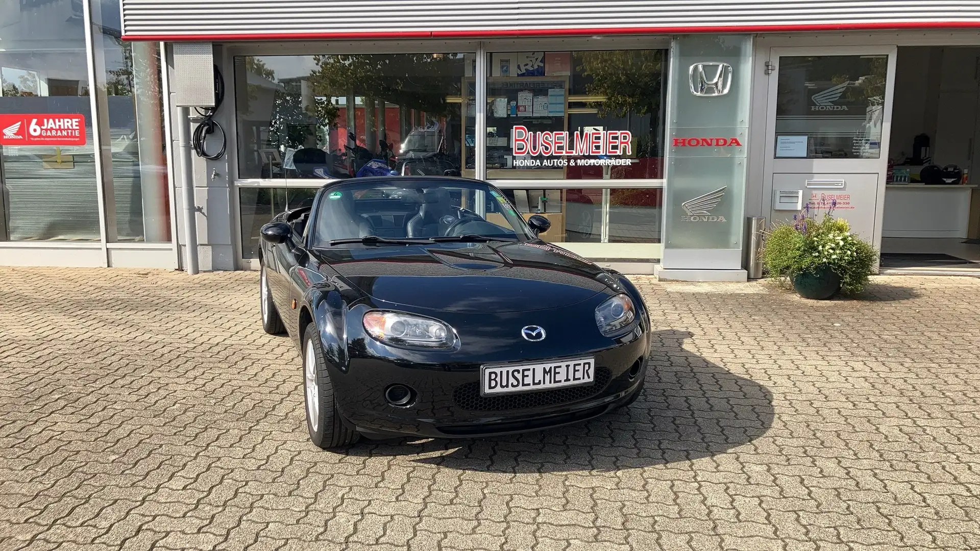 Mazda MX-5 1.8 Energy Roadster Coupe Schwarz - 2