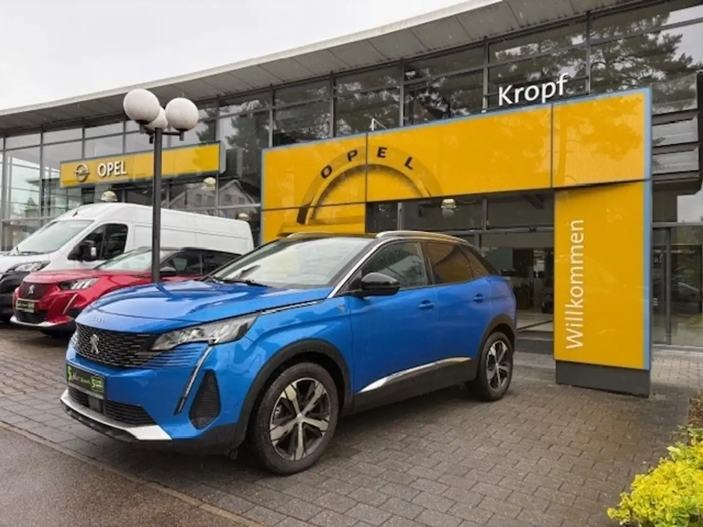 Peugeot 3008 1.2 PureTechRoad Trip Tempomat+LED+SHZ+NAVI Bleu - 2