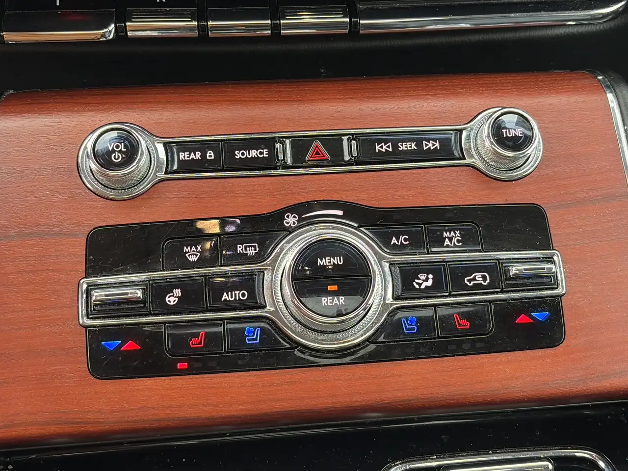 Lincoln Aviator снимка Lincoln Aviator