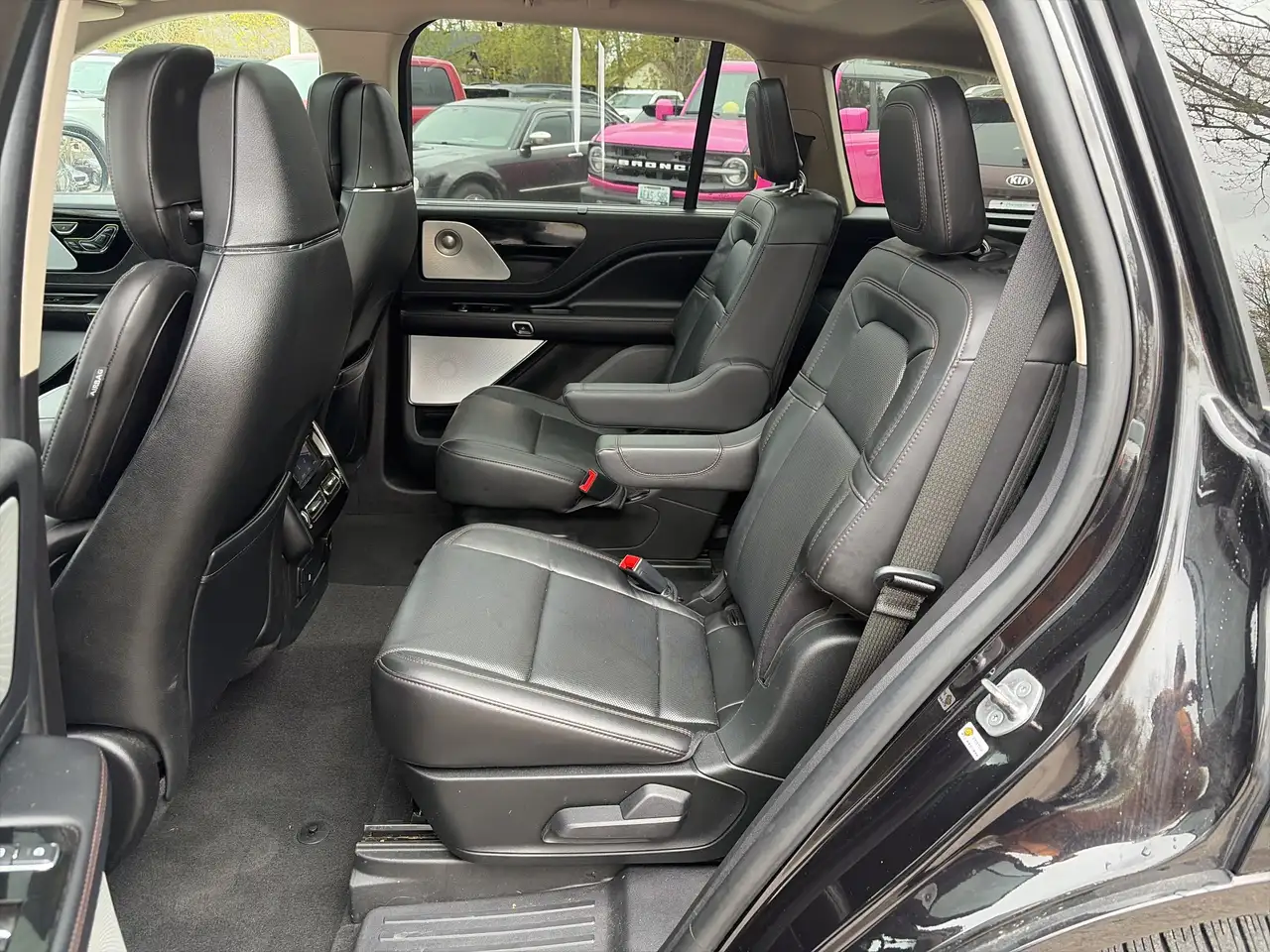 Lincoln Aviator снимка Lincoln Aviator