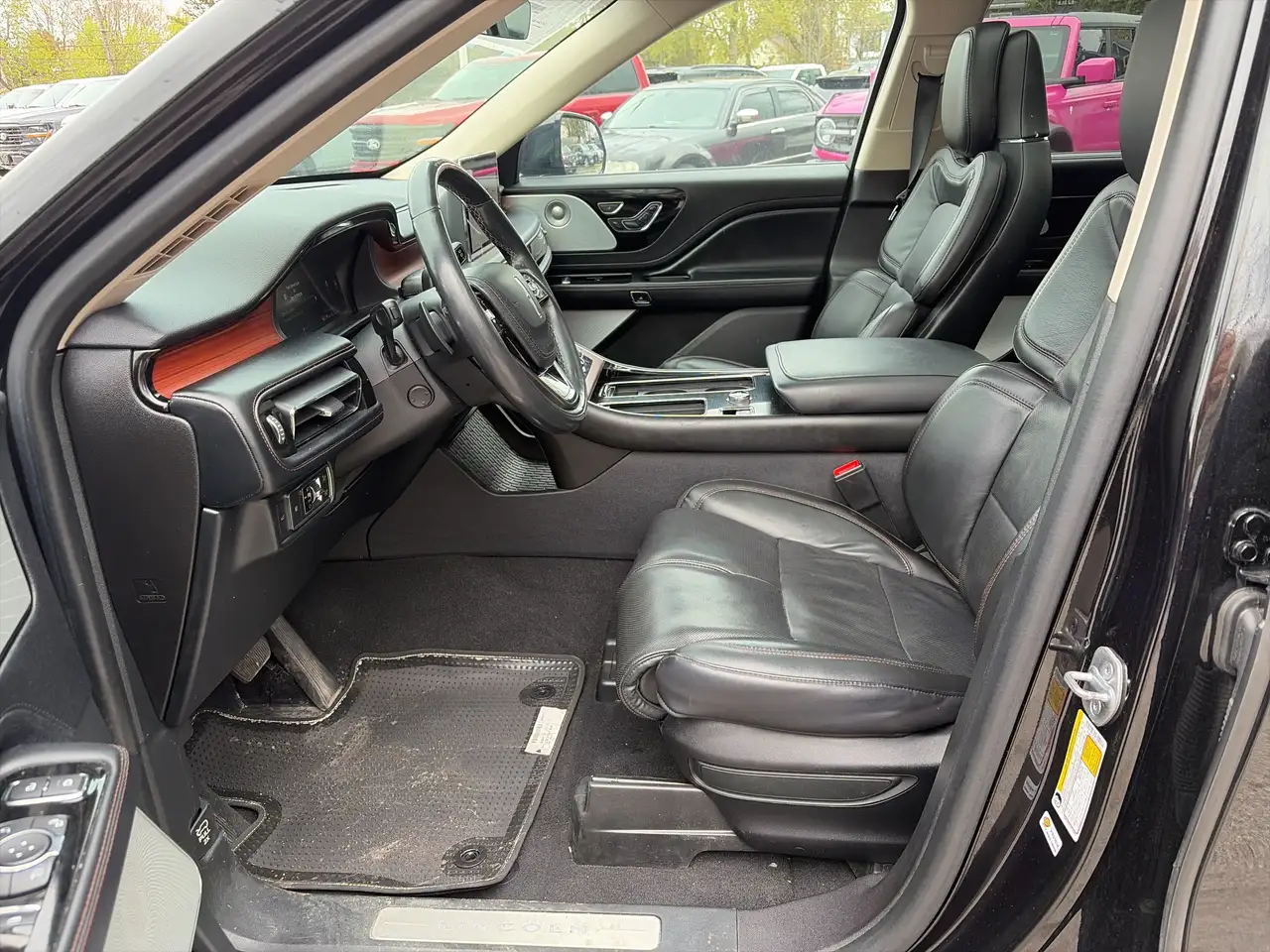 Lincoln Aviator снимка Lincoln Aviator
