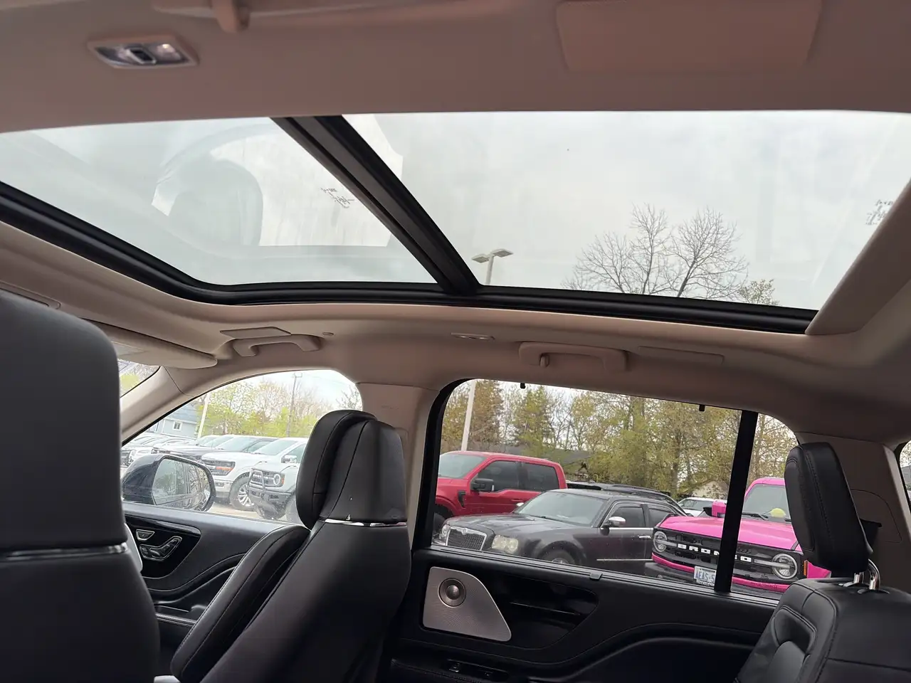 Lincoln Aviator снимка Lincoln Aviator