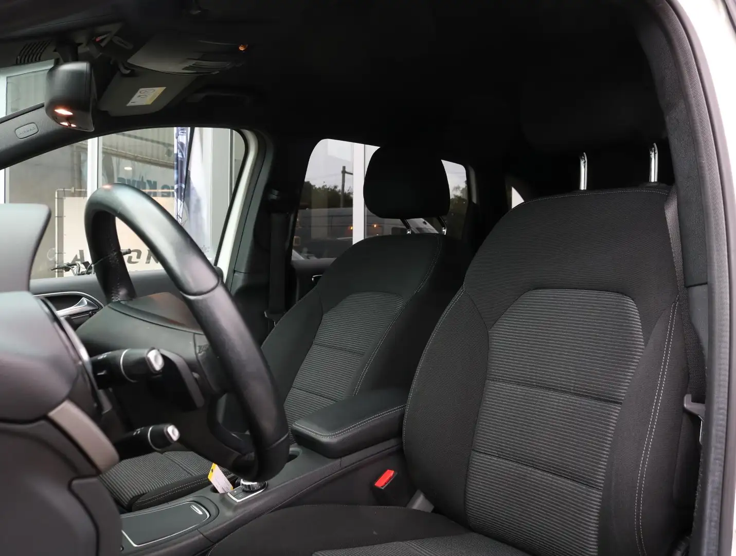 Mercedes-Benz B 250 e Lease Edition 28 kWh Wit - 2