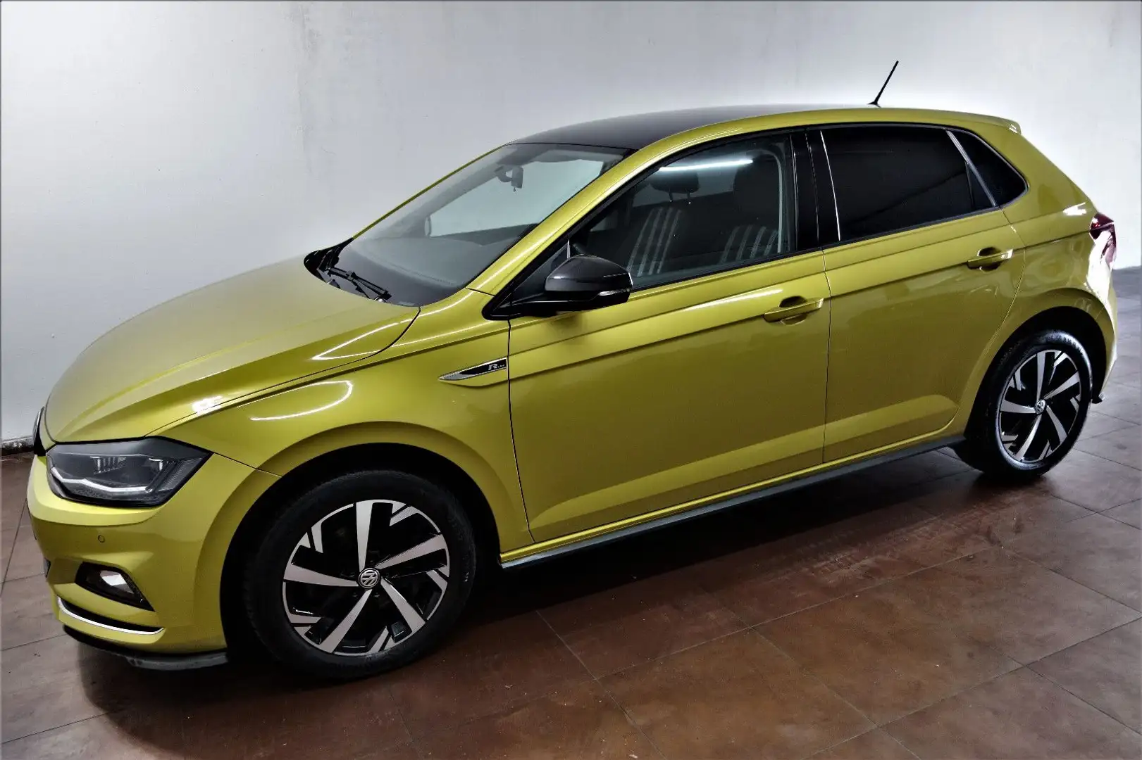Volkswagen Polo VI 1.6 TDI Highline R-Line Sport LED/Klima Giallo - 2
