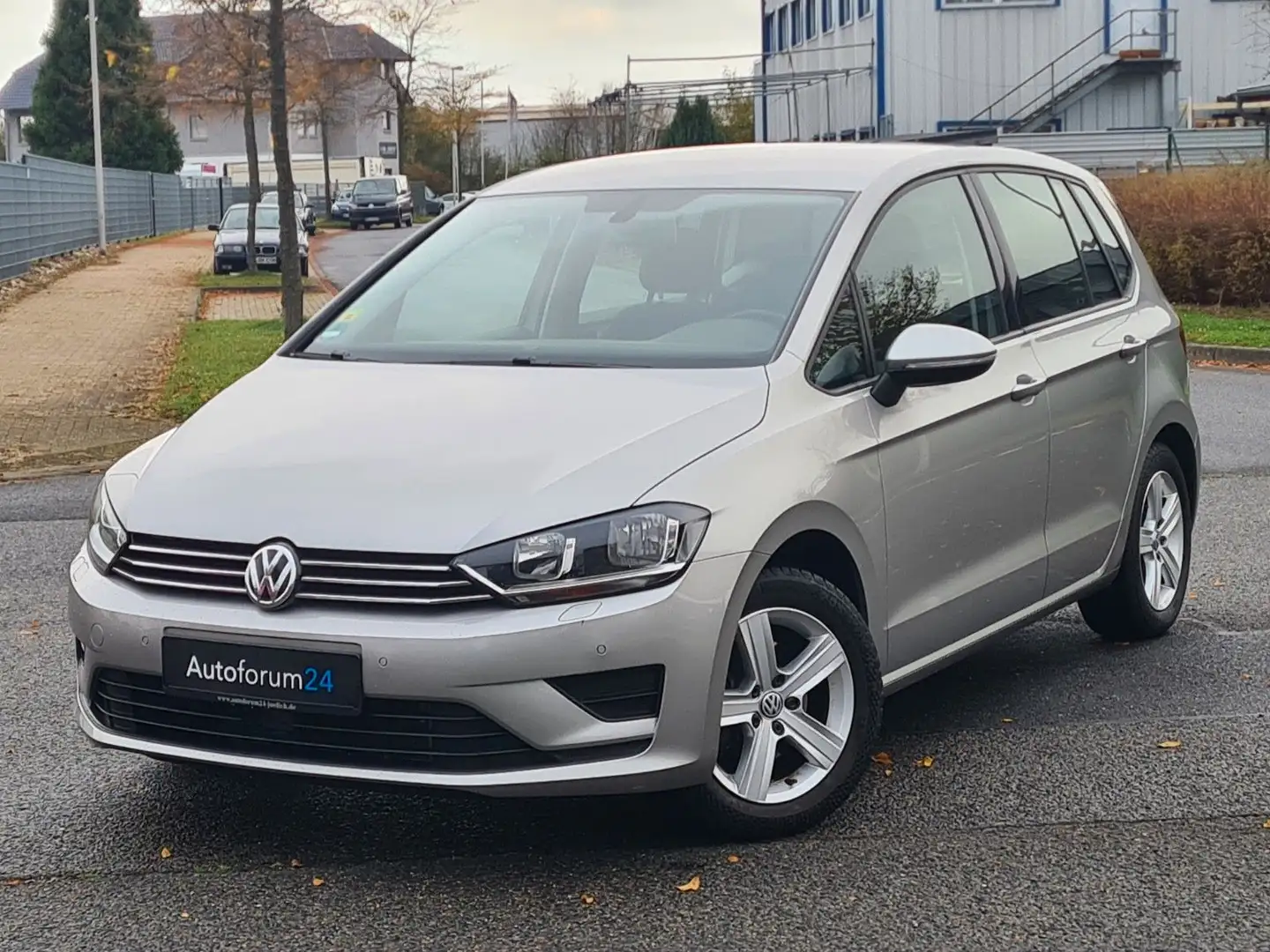 Volkswagen Golf Sportsvan VII Comfortline *Navi*PDC*SHZ* Zilver - 1