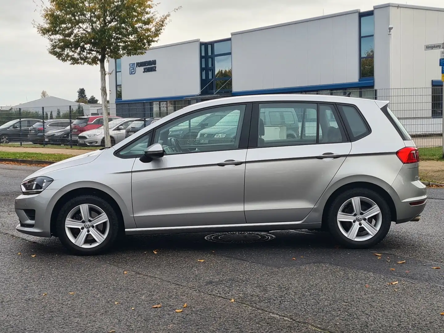 Volkswagen Golf Sportsvan VII Comfortline *Navi*PDC*SHZ* Zilver - 2