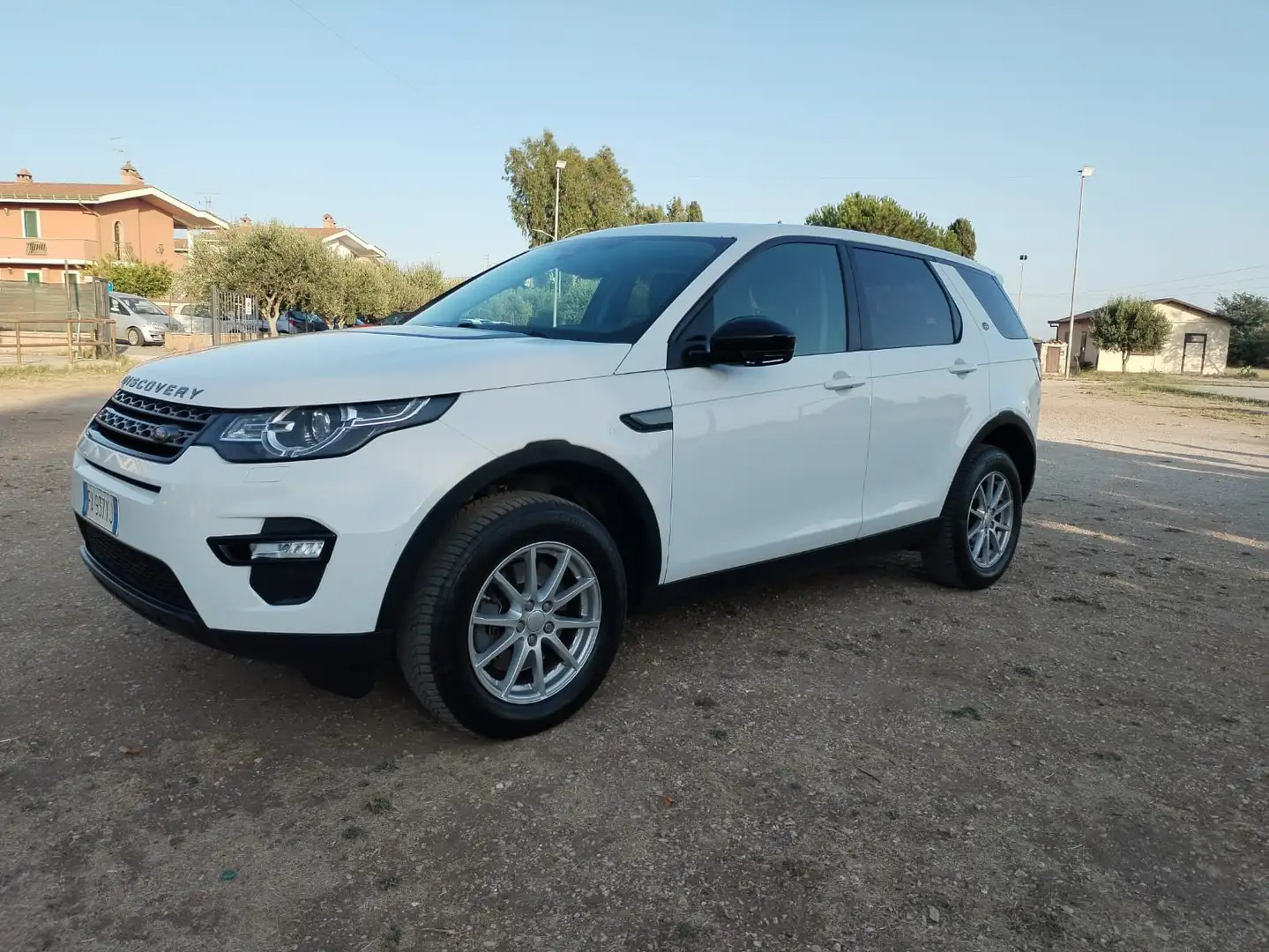 Land Rover Discovery Sport 2.2 td4 SE awd 150cv auto Tetto panoramico Bianco - 2