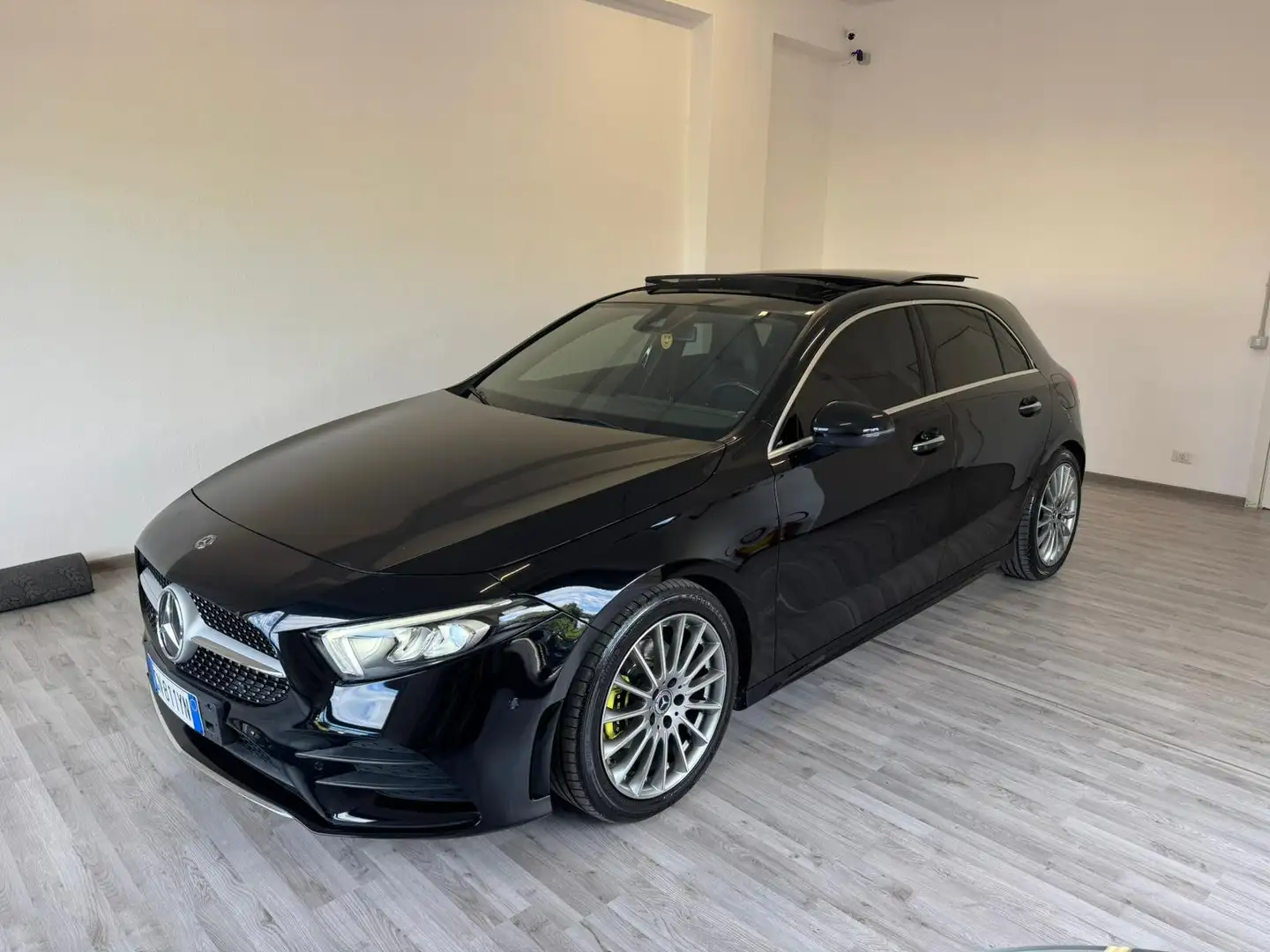 Mercedes-Benz A 200 Premium auto Zwart - 1