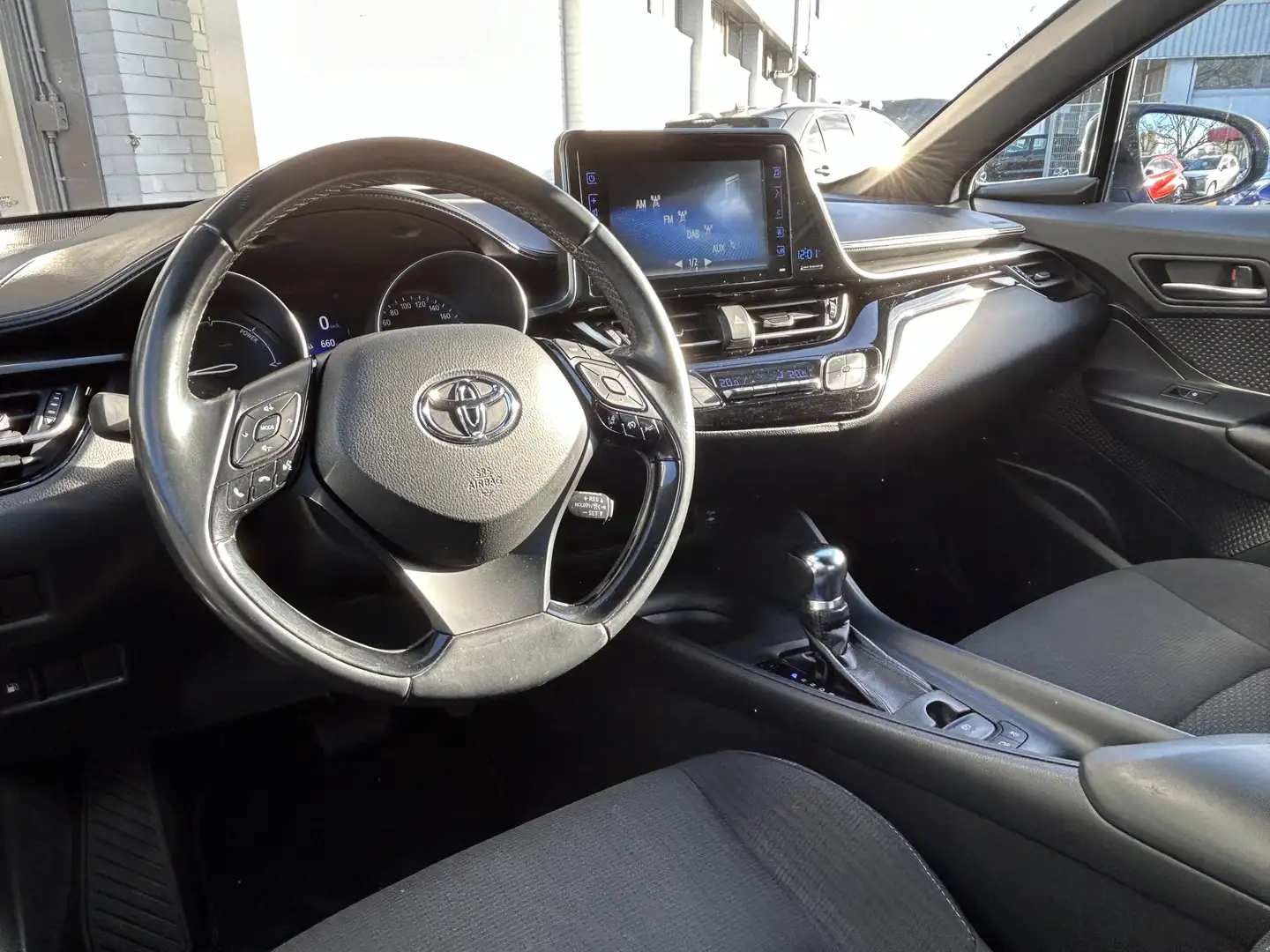 Toyota C-HR 1.8 Hybrid Active Automaat 122pk | Cruise- & Clima Azul - 2