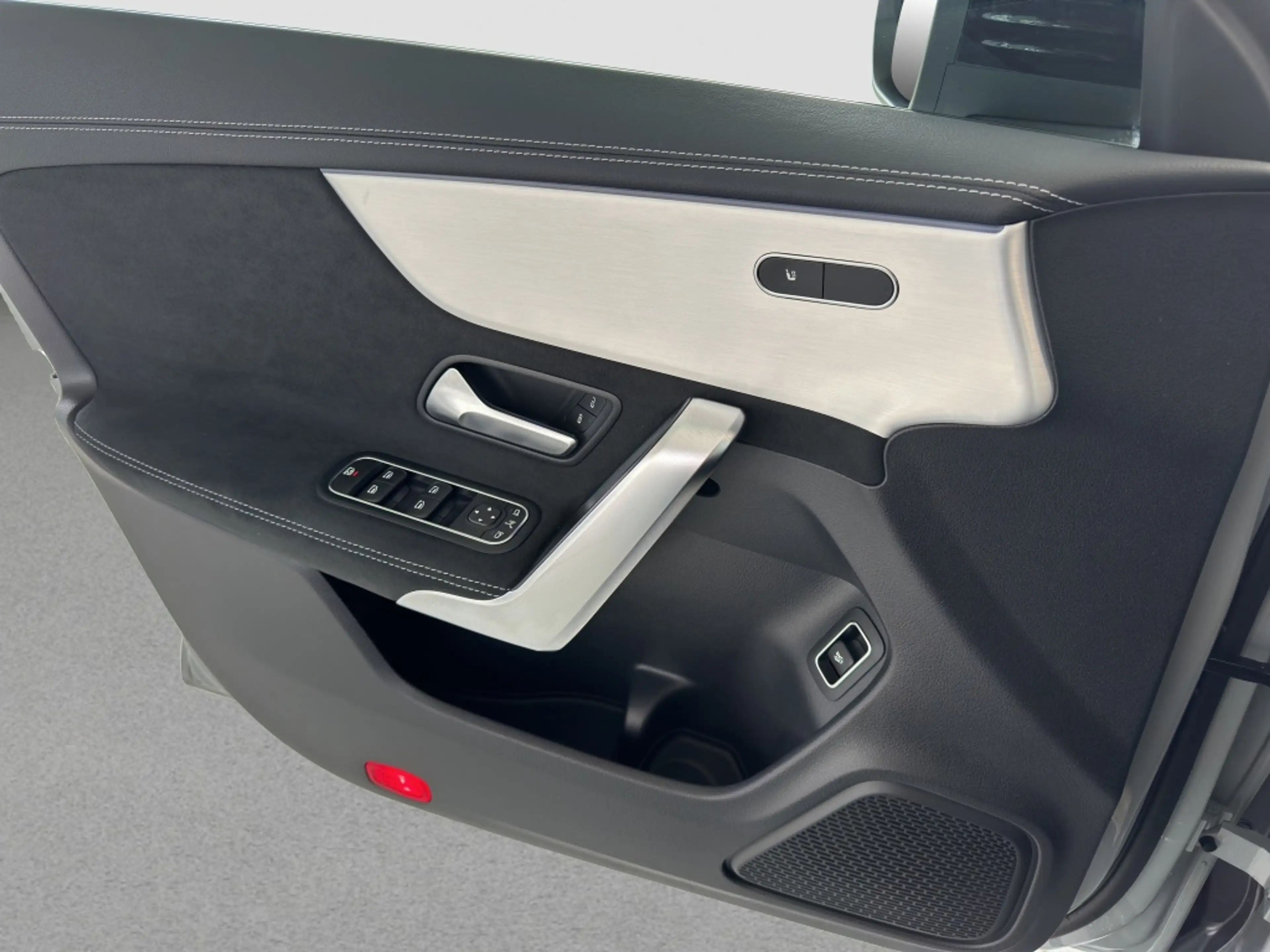 Mercedes-Benz CLA 200 Special Edition AMG*Navi*DISTRON*PDC*RFK — photo 12