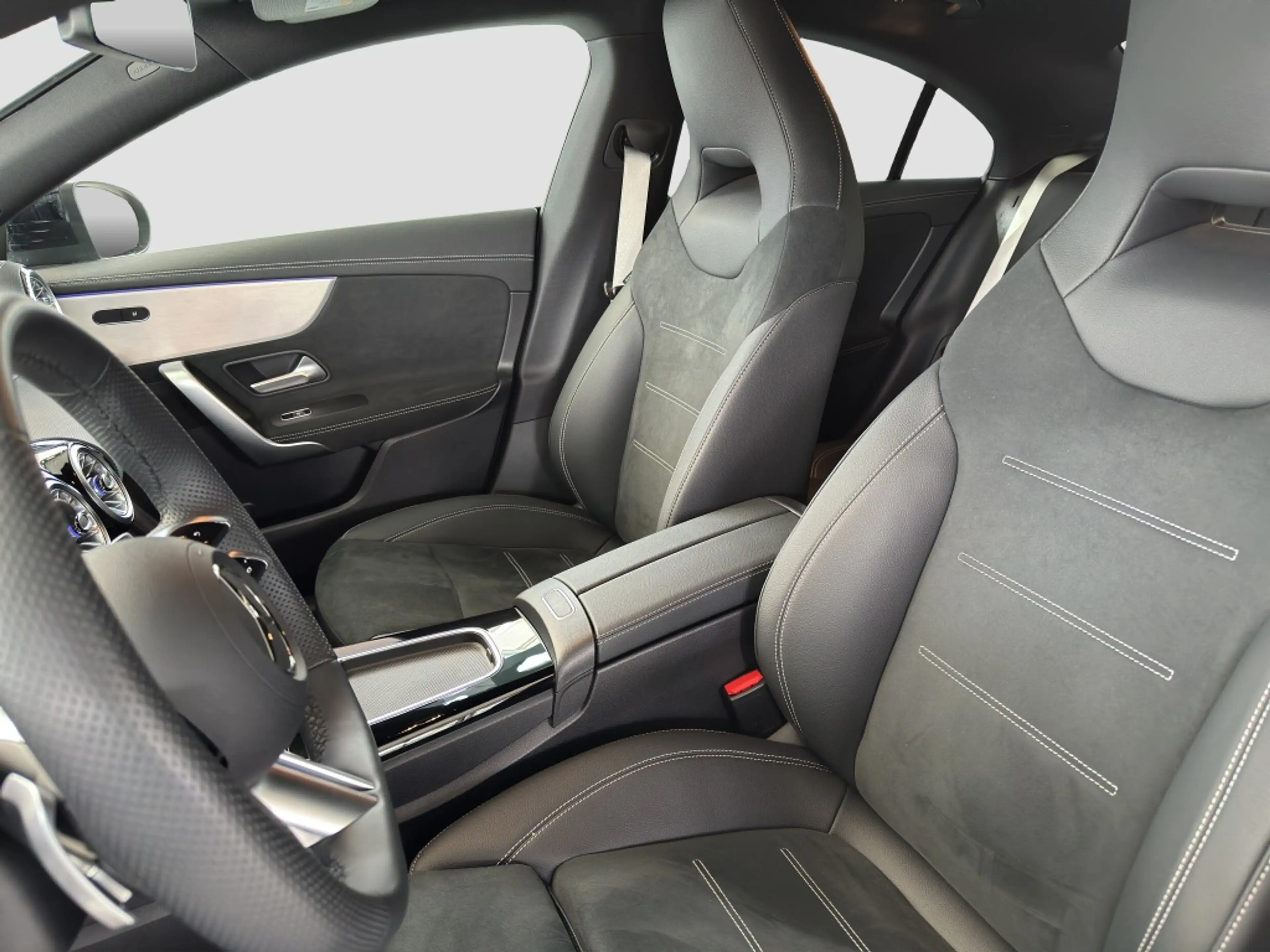 Mercedes-Benz CLA 200 Special Edition AMG*Navi*DISTRON*PDC*RFK — photo 7