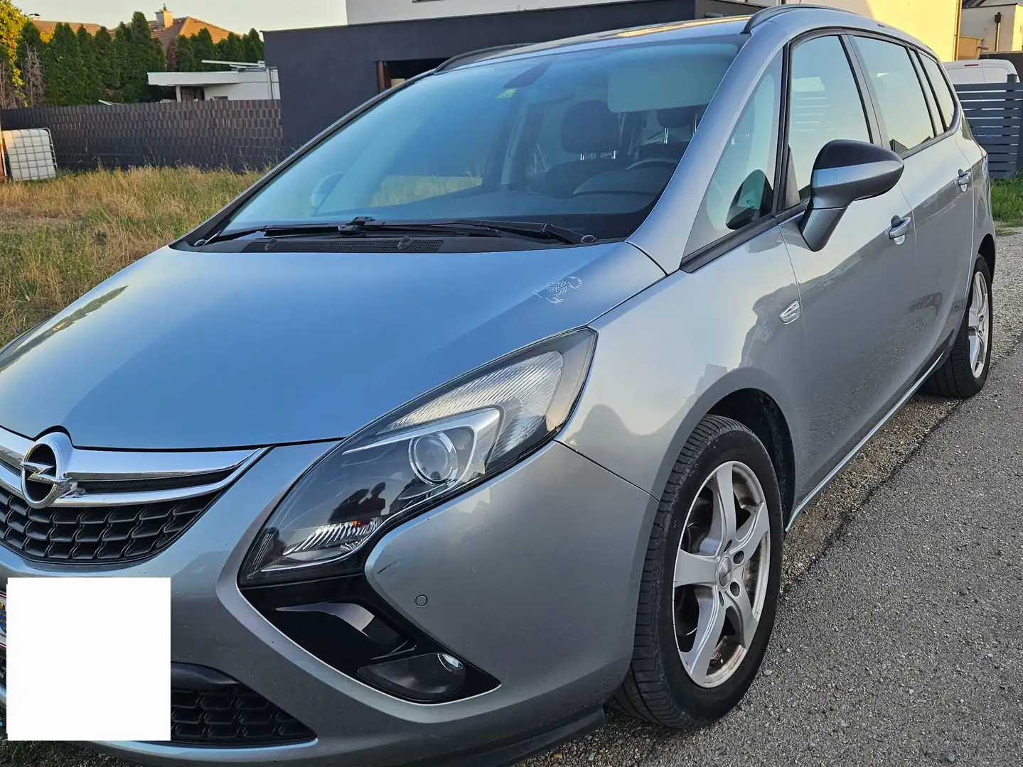 Opel Zafira 2,0 Tourer Grau - 1