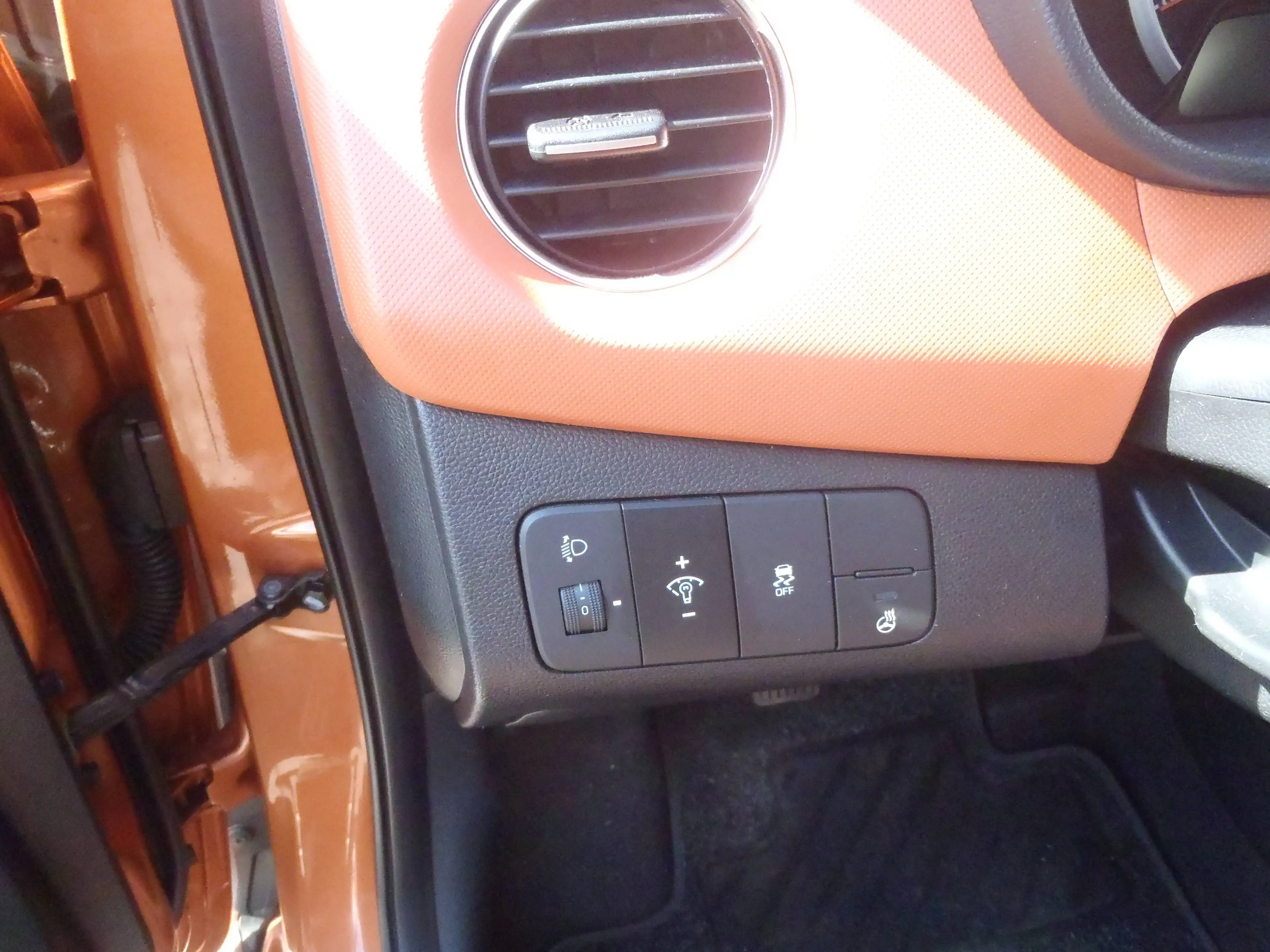 Hyundai i10 i10 1.0 Fifa World Cup Edition Klima — photo 13