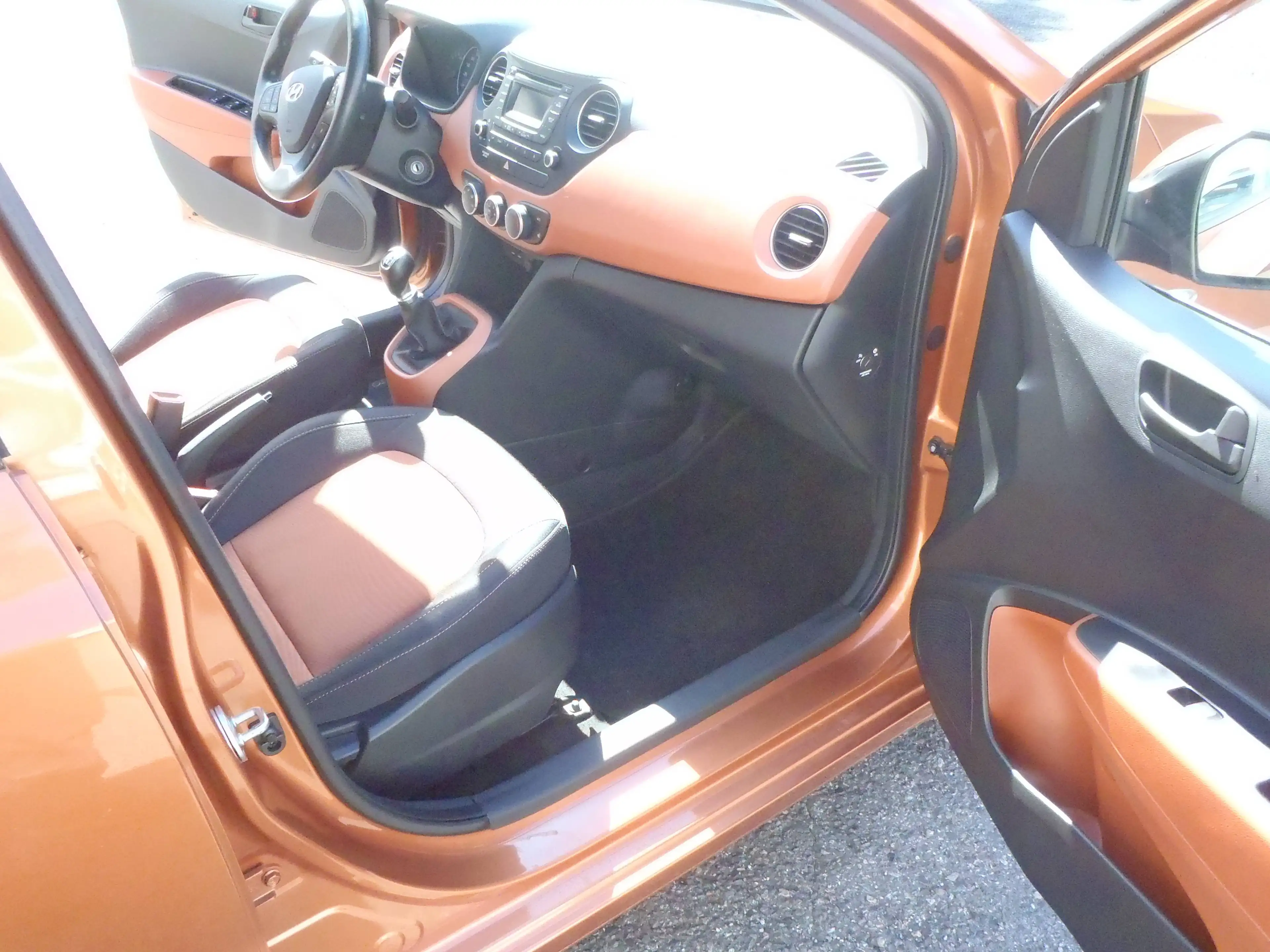 Hyundai i10 i10 1.0 Fifa World Cup Edition Klima — photo 7