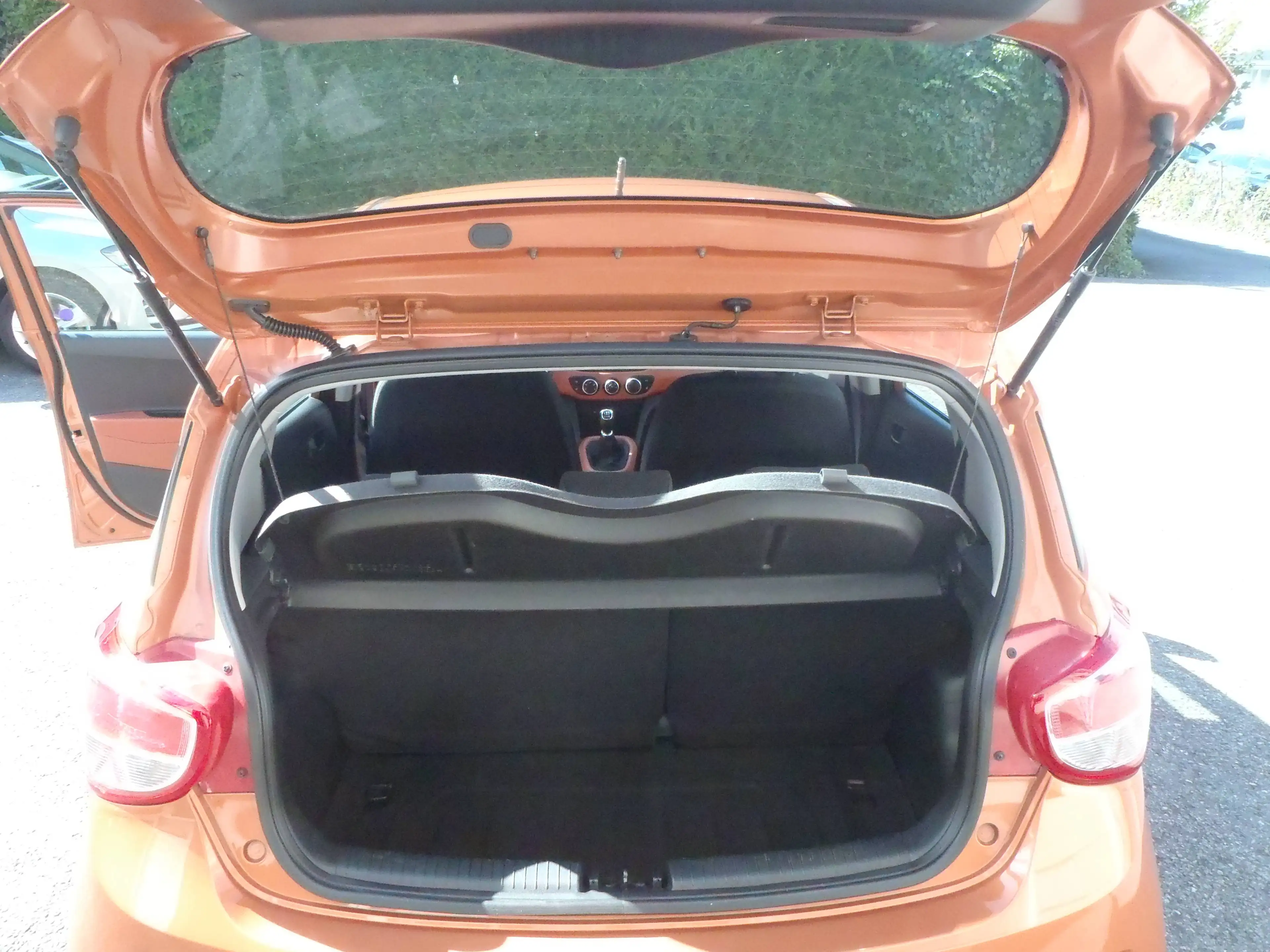 Hyundai i10 i10 1.0 Fifa World Cup Edition Klima — photo 6