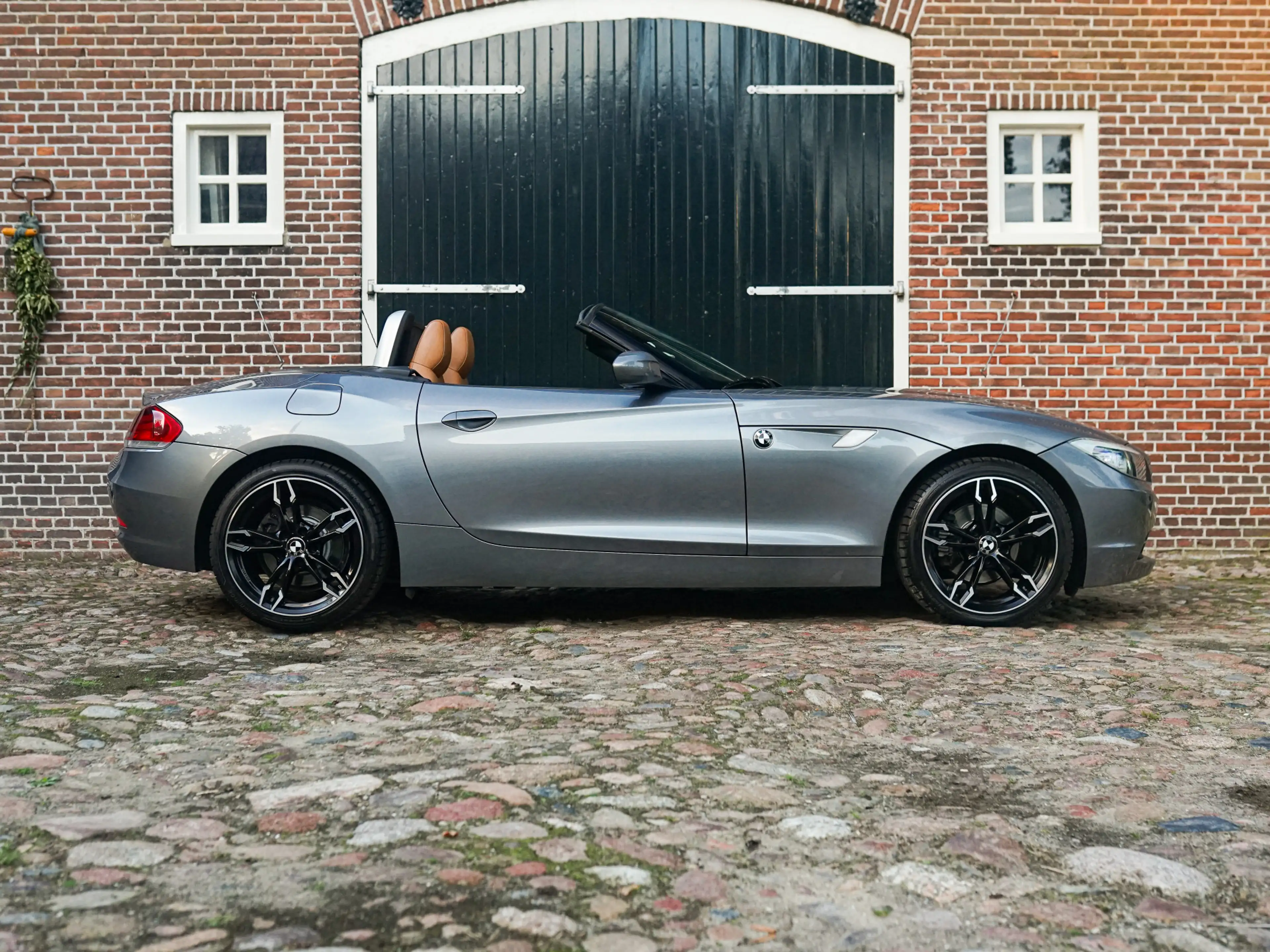 BMW Z4 [E89] sDrive23i Aut. Executive l Cruise l HiFi l B — photo 5