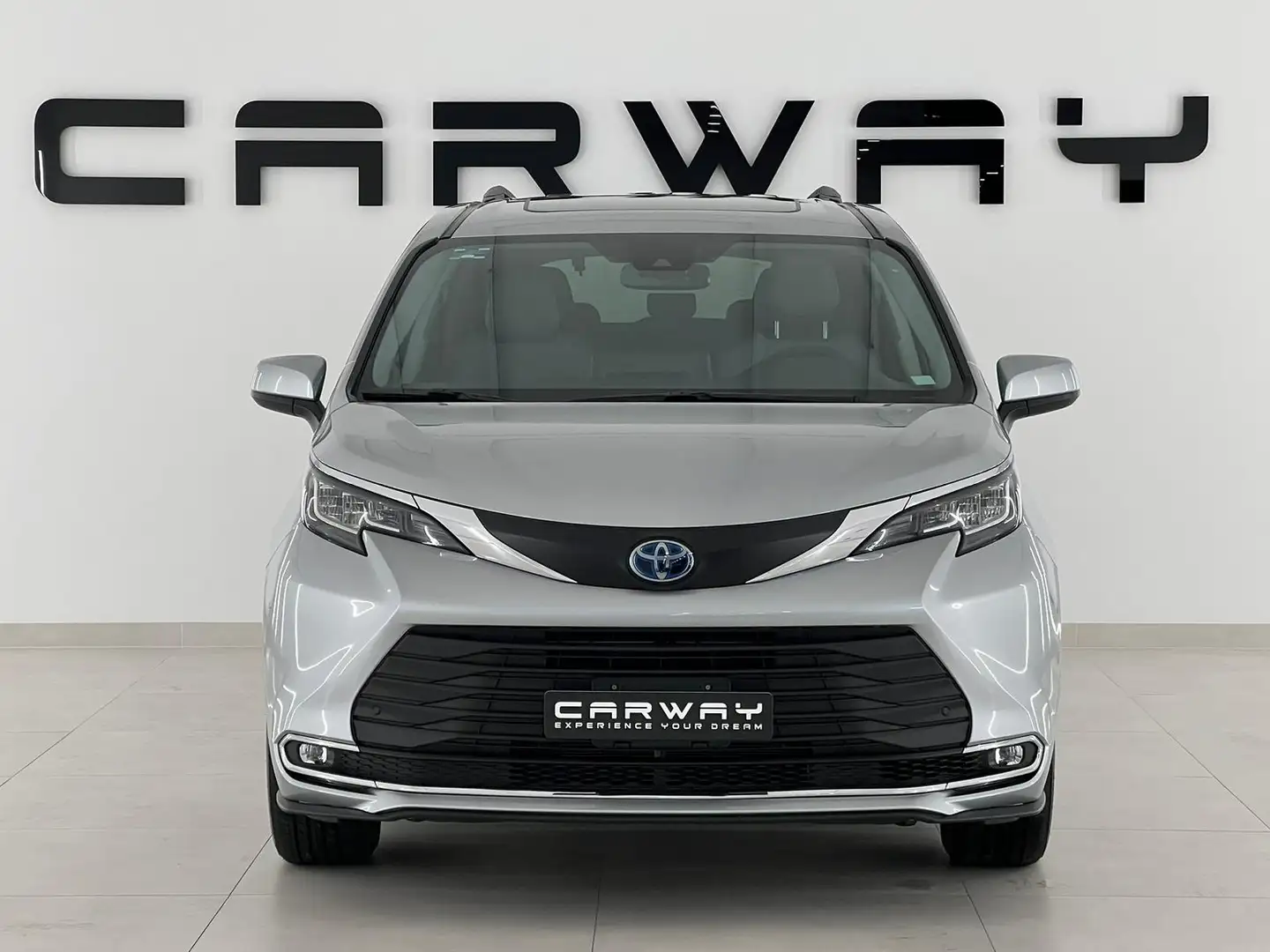 Toyota Sienna 2.5 Hybrid Luxe XLE Silber - 2