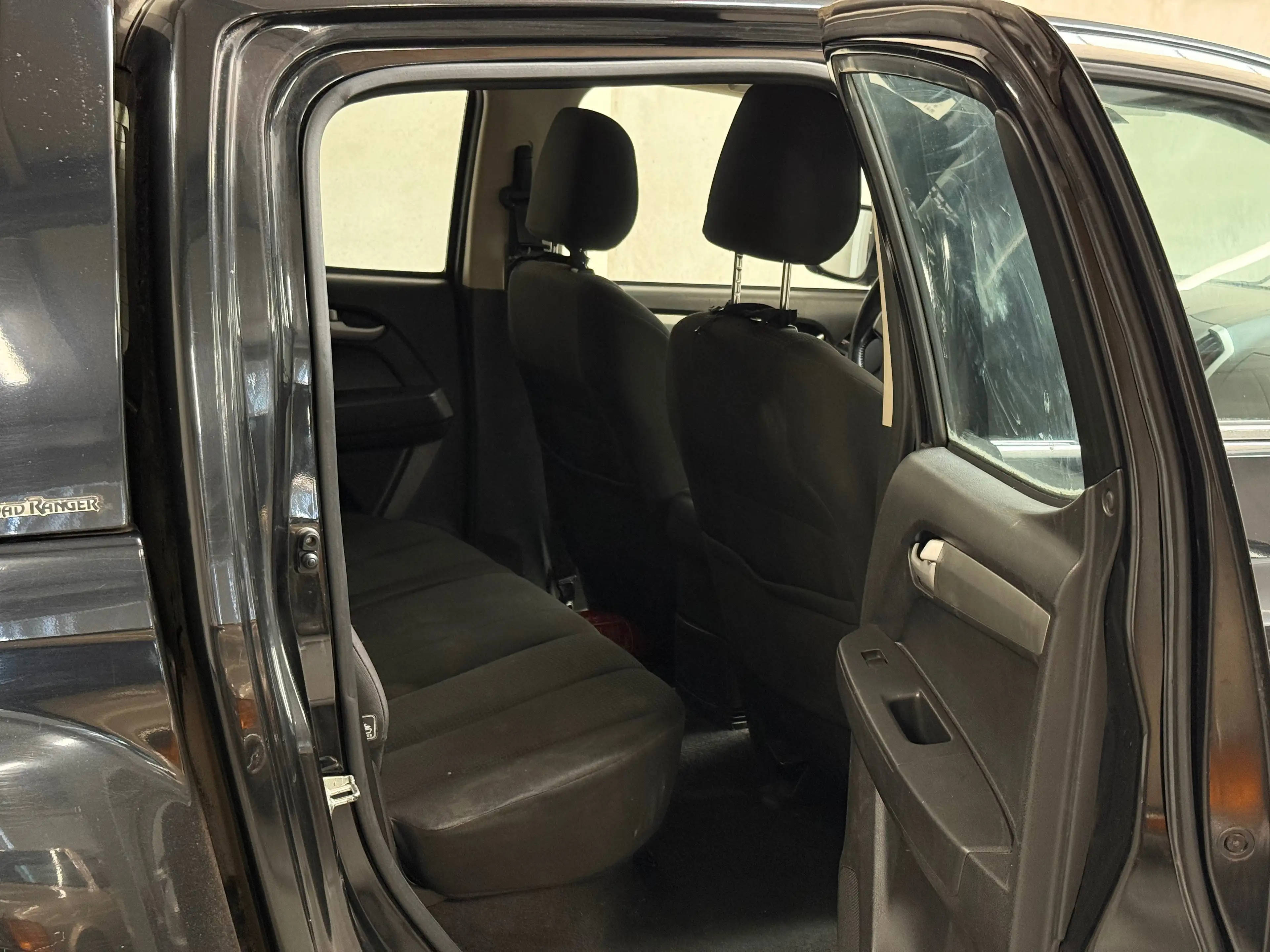 Isuzu D-Max 2.5 Turbo Di 4WD LS // Airco // 1er Pro — photo 9