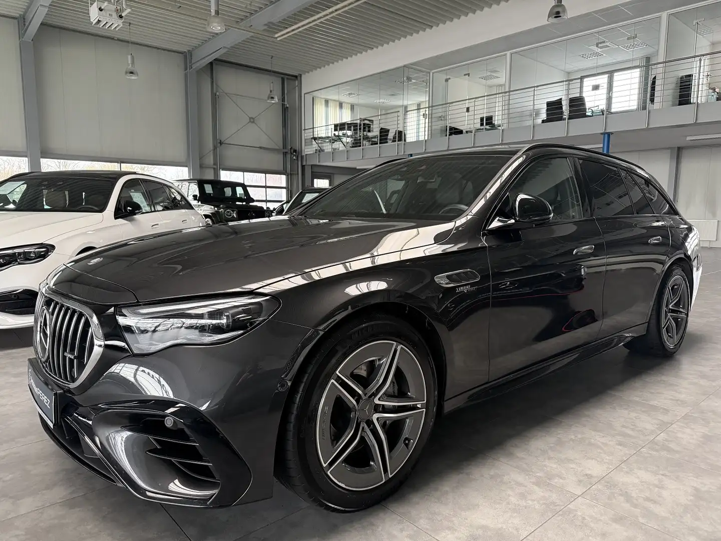 Mercedes-Benz E 53 AMG T Hybrid 4M+ PREMIUM+SUPERSCREEN AHK-3D Grau - 2